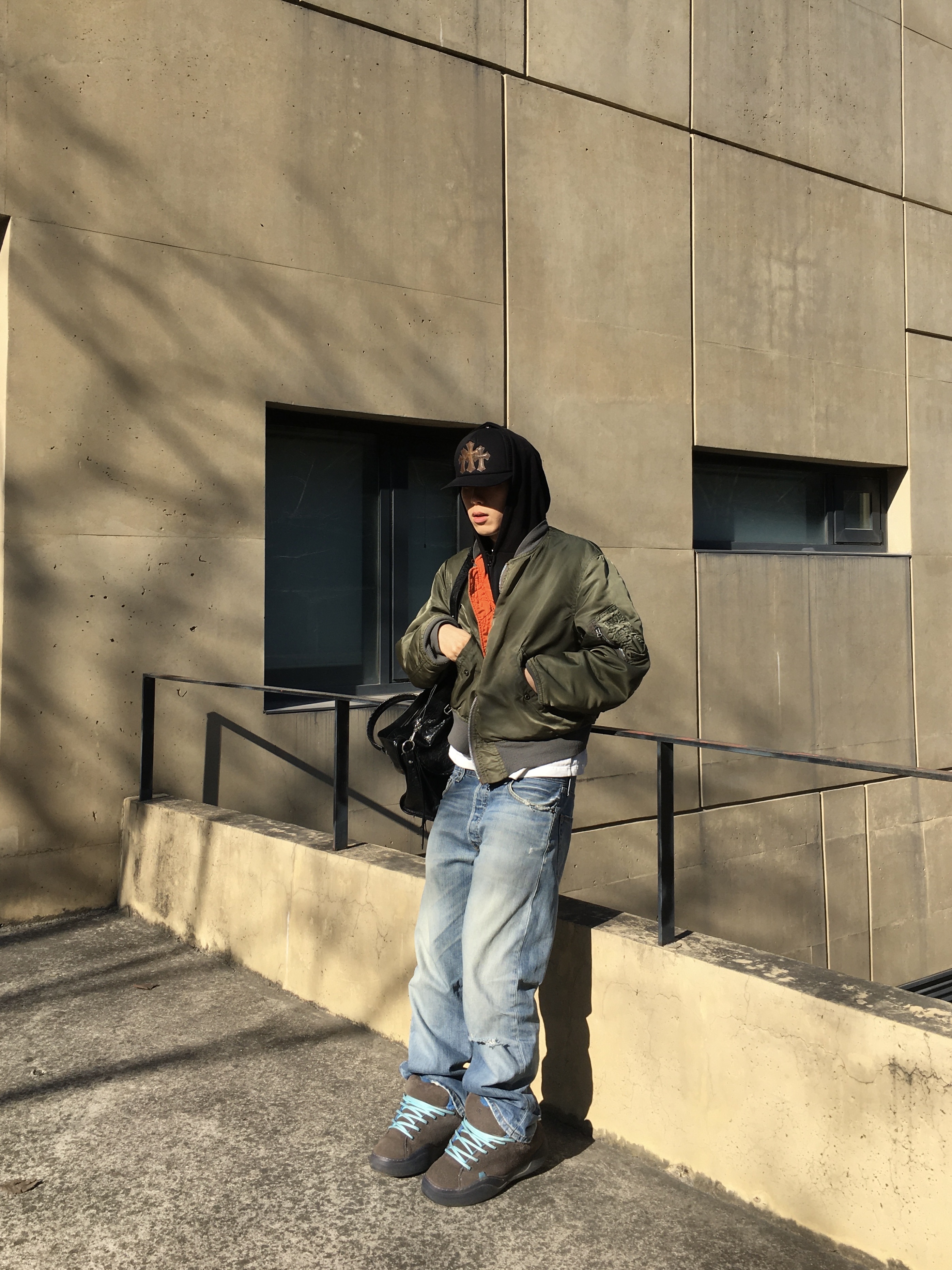 ERL Vamp Skate Electric Gray, Chrome Hearts Cemetery Calf Hair Trucker Hat Black 착용 스타일