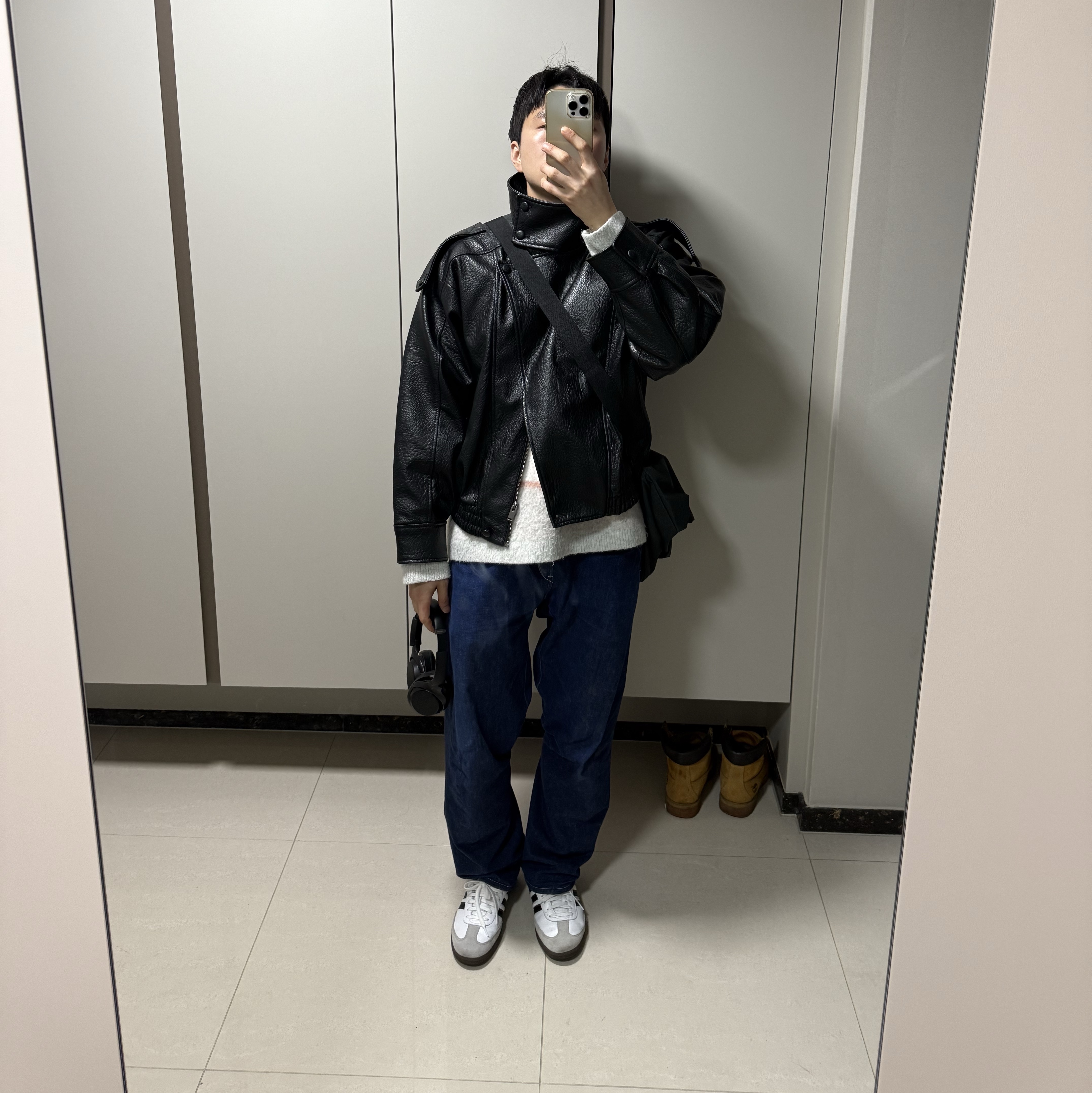 Zara Faux Leather Jacket Black, Adidas Samba OG Cloud White 착용 스타일