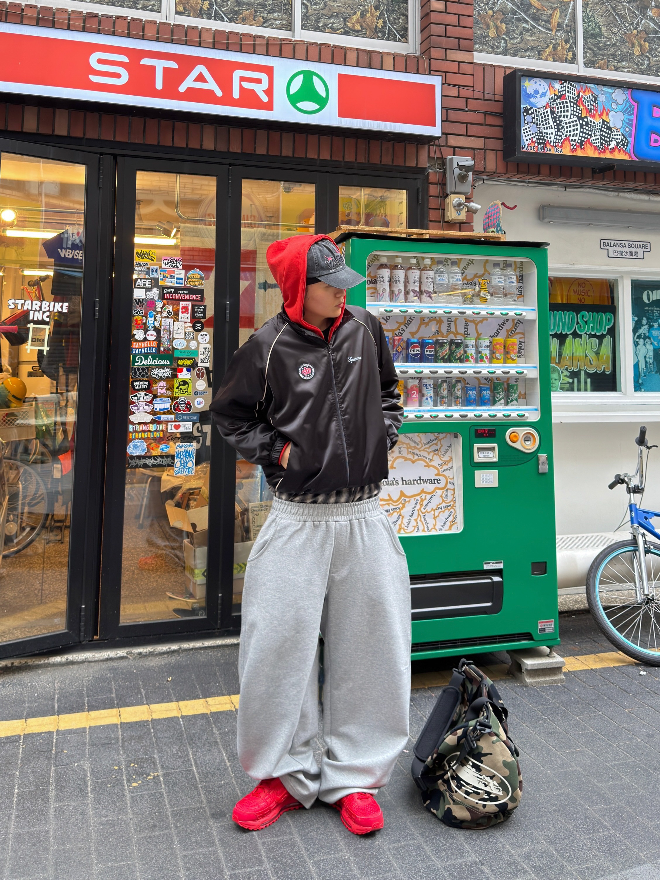 Undermycar Mu.163 Classic Logo Baggy Fit Sweat Pants Melange Gray, Nike Air Max TL 2.5 Valentine’s Day University Red Black 착용 스타일 - 4