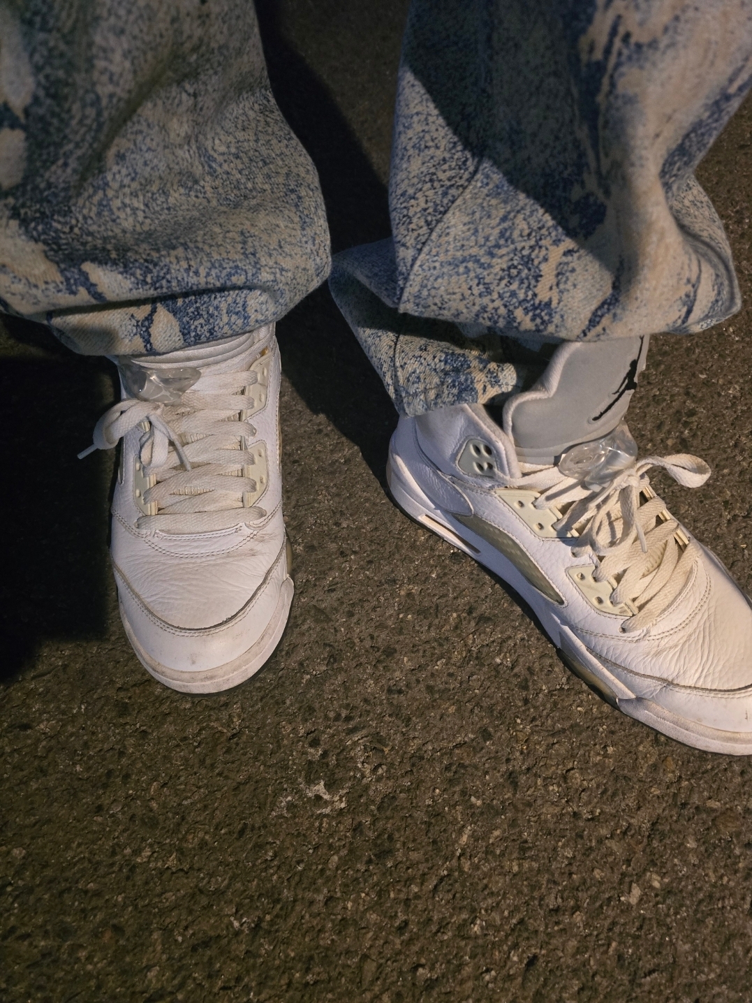 Jordan 5 Retro Metallic White 2015, Supreme Regular Jean Snake - 24FW 착용 스타일