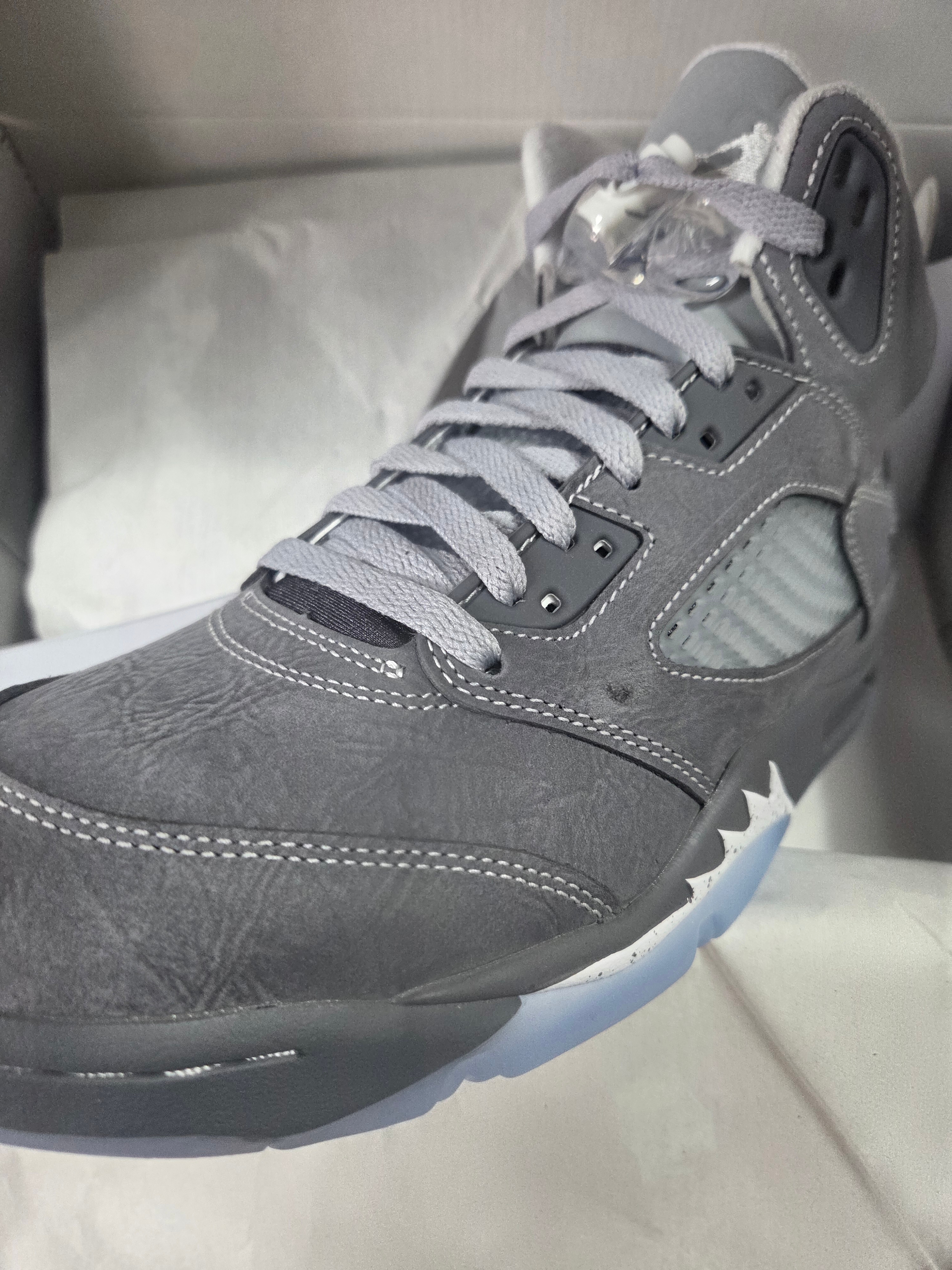 Jordan 5 Retro Light Graphite and Wolf Grey 착용 스타일