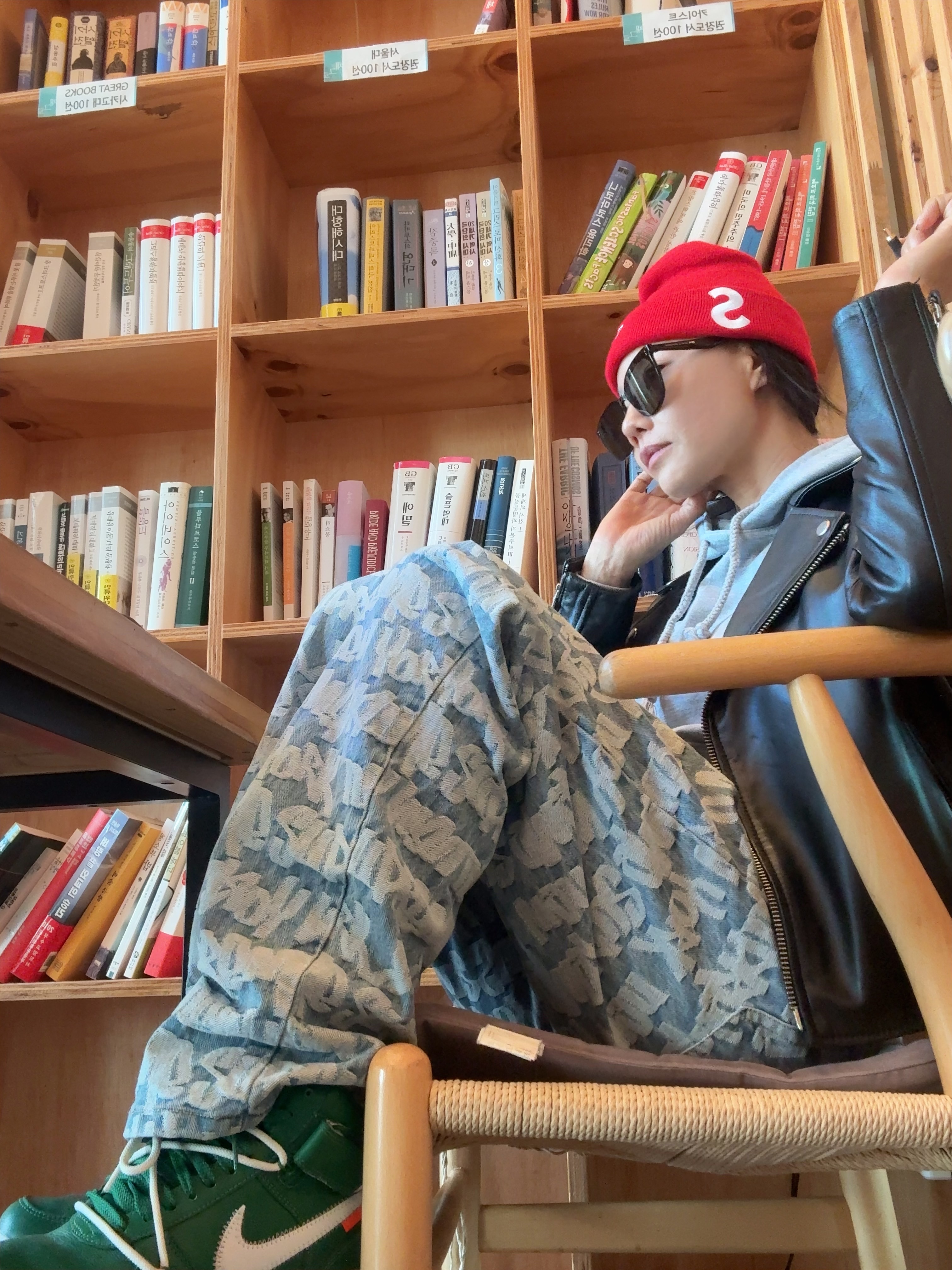 Supreme New Era S Logo Beanie Red - 23FW, Nike x Off-White Air Force 1 Mid SP Leather Pine Green 착용 스타일