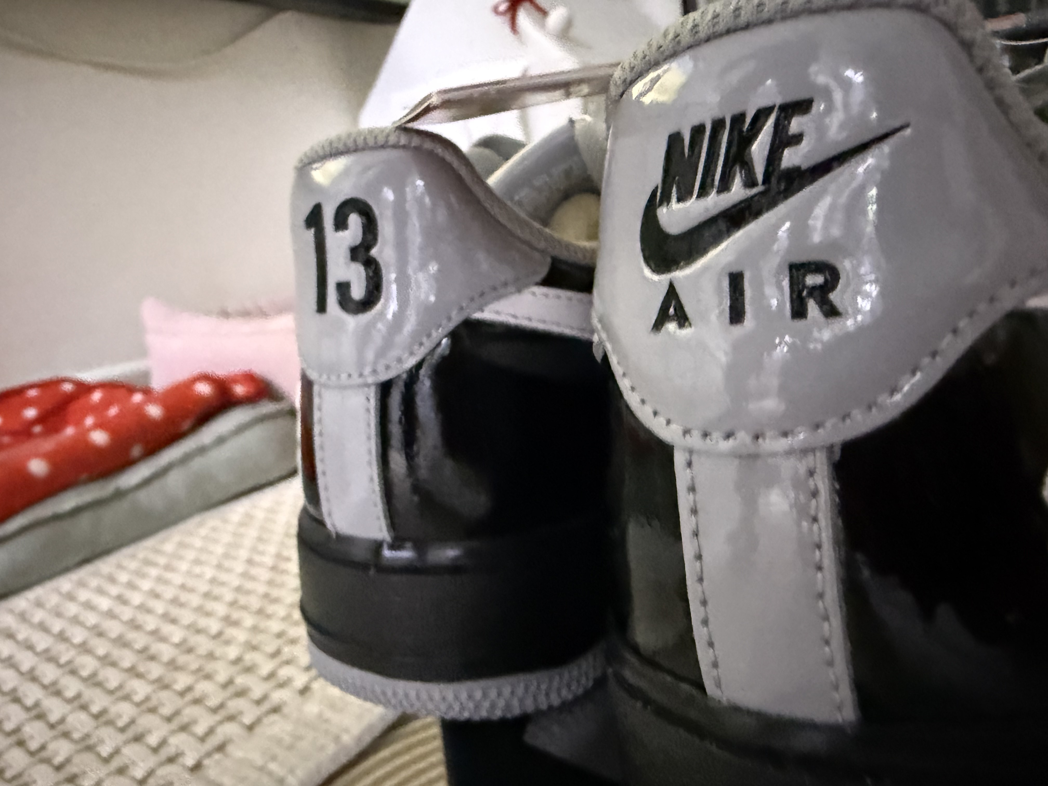 Nike x Syna Air Force 1 '07 Black and Light Smoke Grey 착용 스타일 - 3
