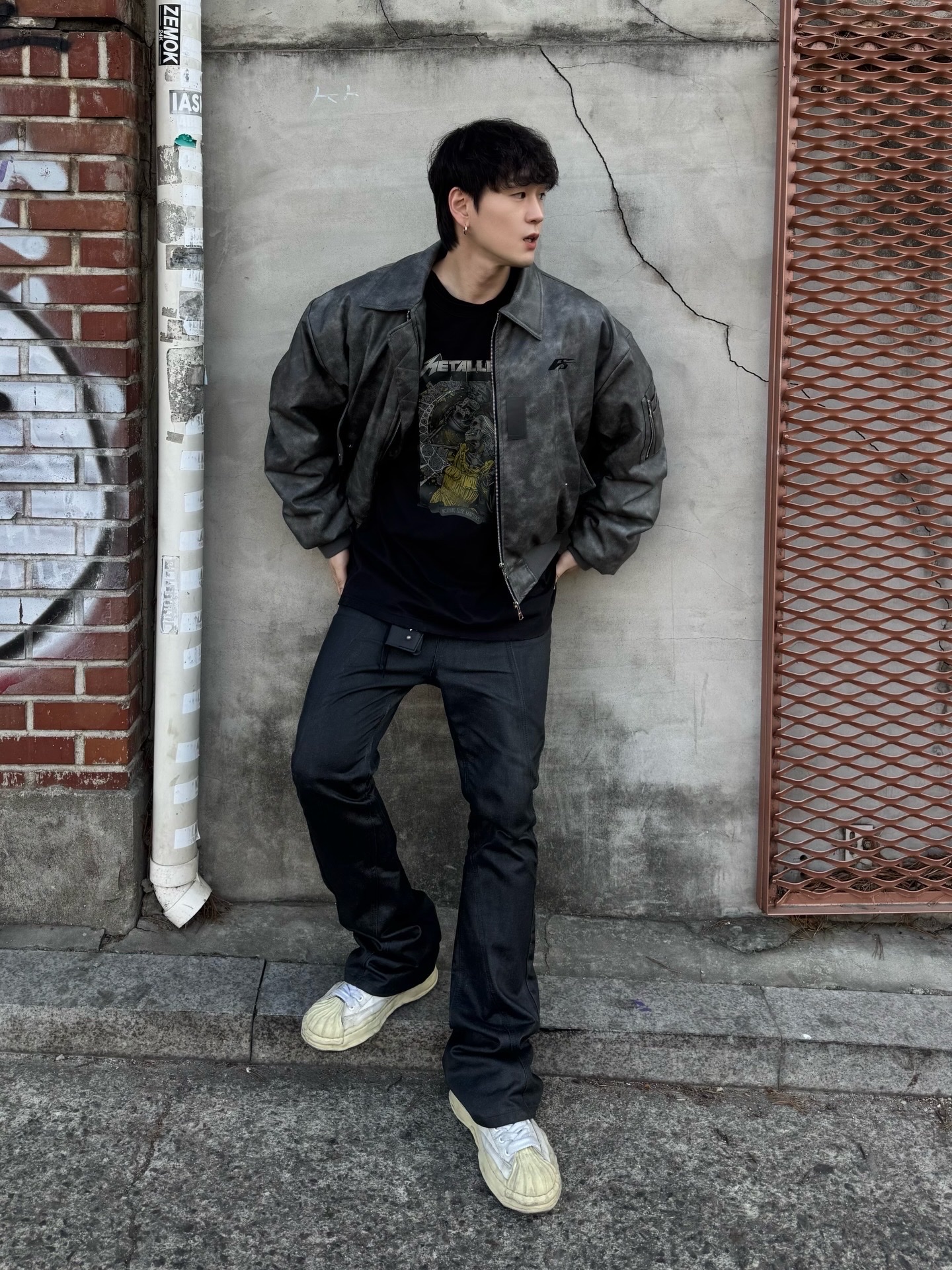Maison Mihara Yasuhiro Blakey VL OG Sole Canvas Low-top Sneakers White, Force Sensitive FS Leather MA-1 Black 착용 스타일 - 1