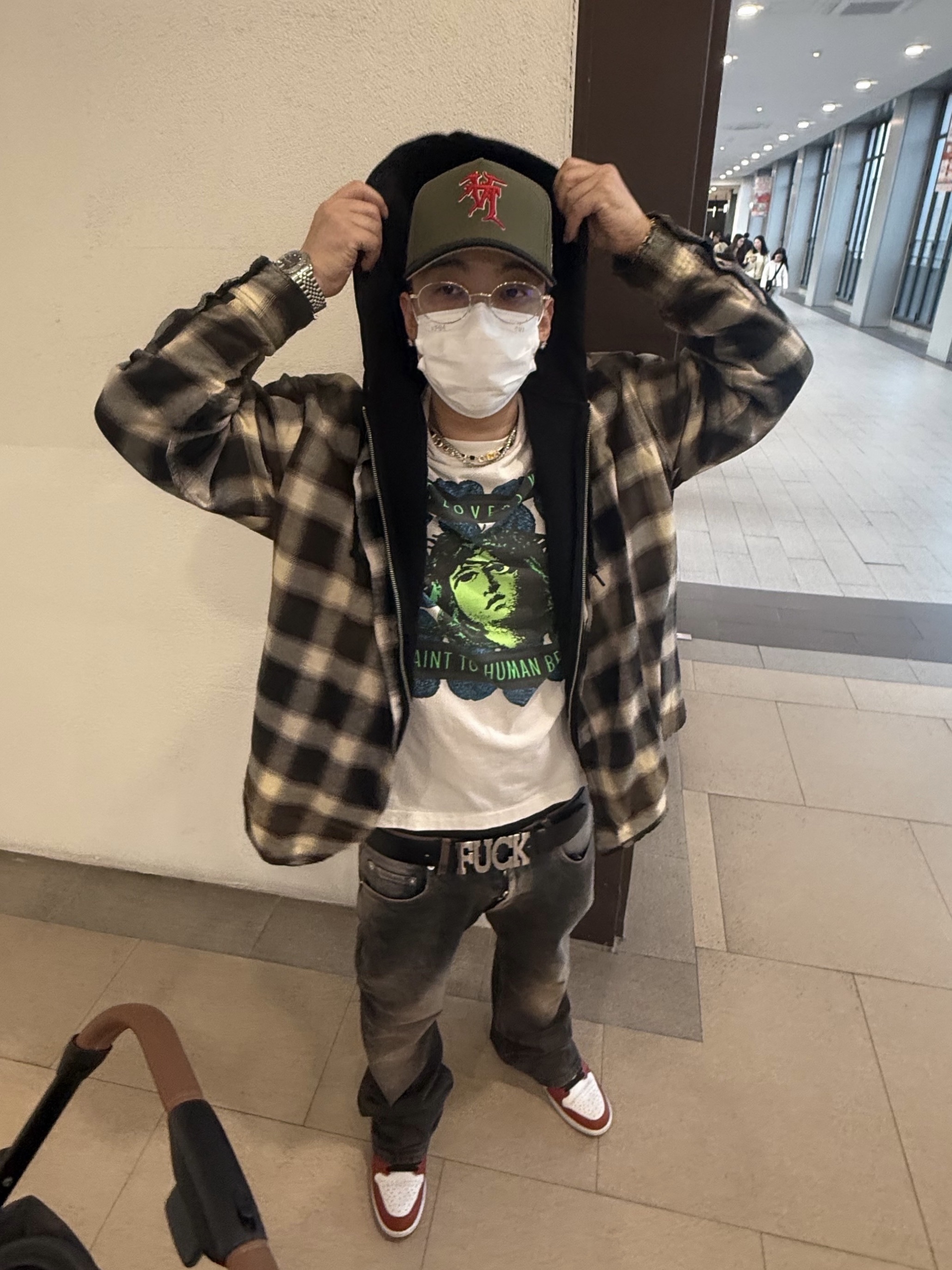 Saint Mxxxxxx Kiss S/S T-Shirt White, Jordan 1 Retro Low OG Chicago 착용 스타일 - 2