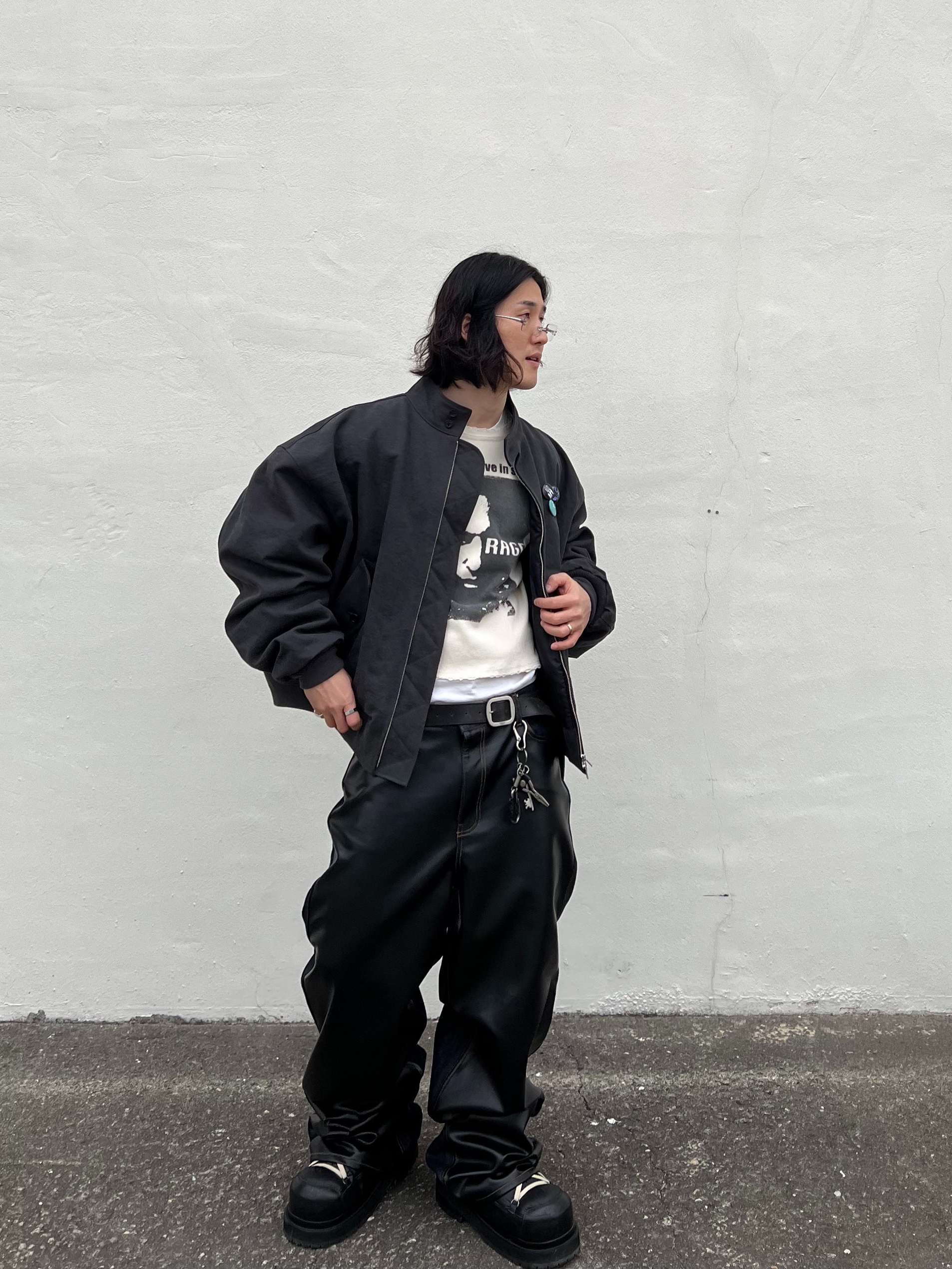 MJD Cowboy Canvas Harrington Jacket Charcoal, Undermycar MU.128 Original Logo Cracked Leather Belt Silver / Black 착용 스타일 - 7
