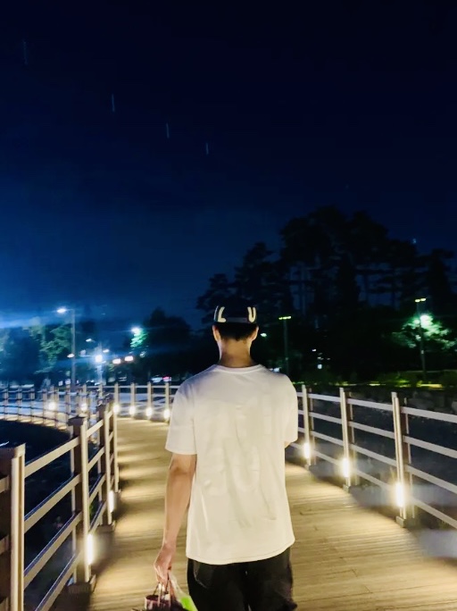 [더블적립] sunlovetour Capital Cap Navy 착용 스타일 - 2