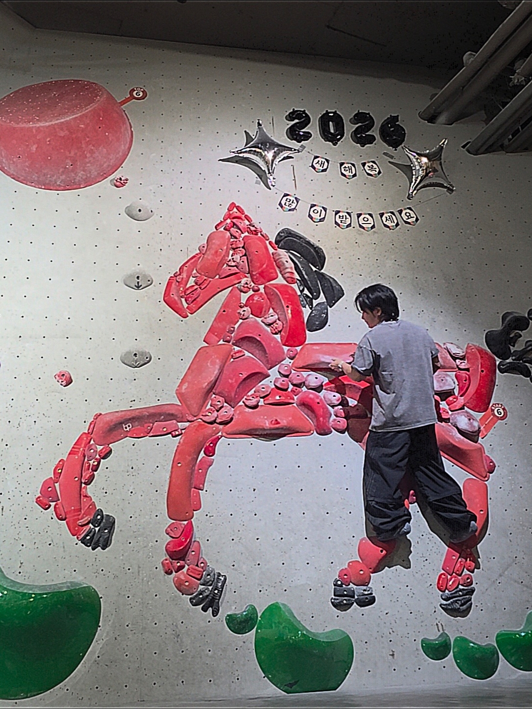 On Running x Post Archive Faction (Paf) Cloudmonster Hyper Black, Nike ACG Lava Flow Therma-Fit ADV Jacket Black Summit White - Asia 착용 스타일 - 2