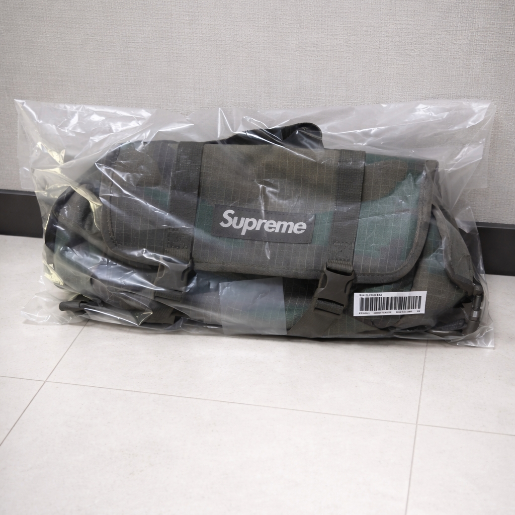 Supreme Mini Duffle Bag Woodland Camo - 24SS 착용 스타일