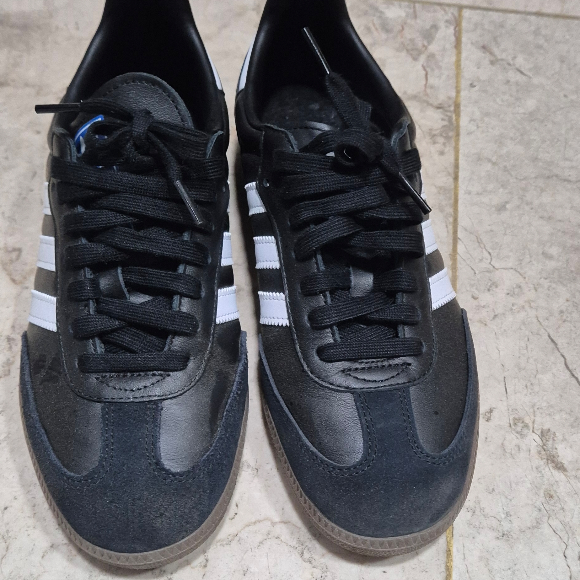 Adidas Samba OG Black White Gum 착용 스타일