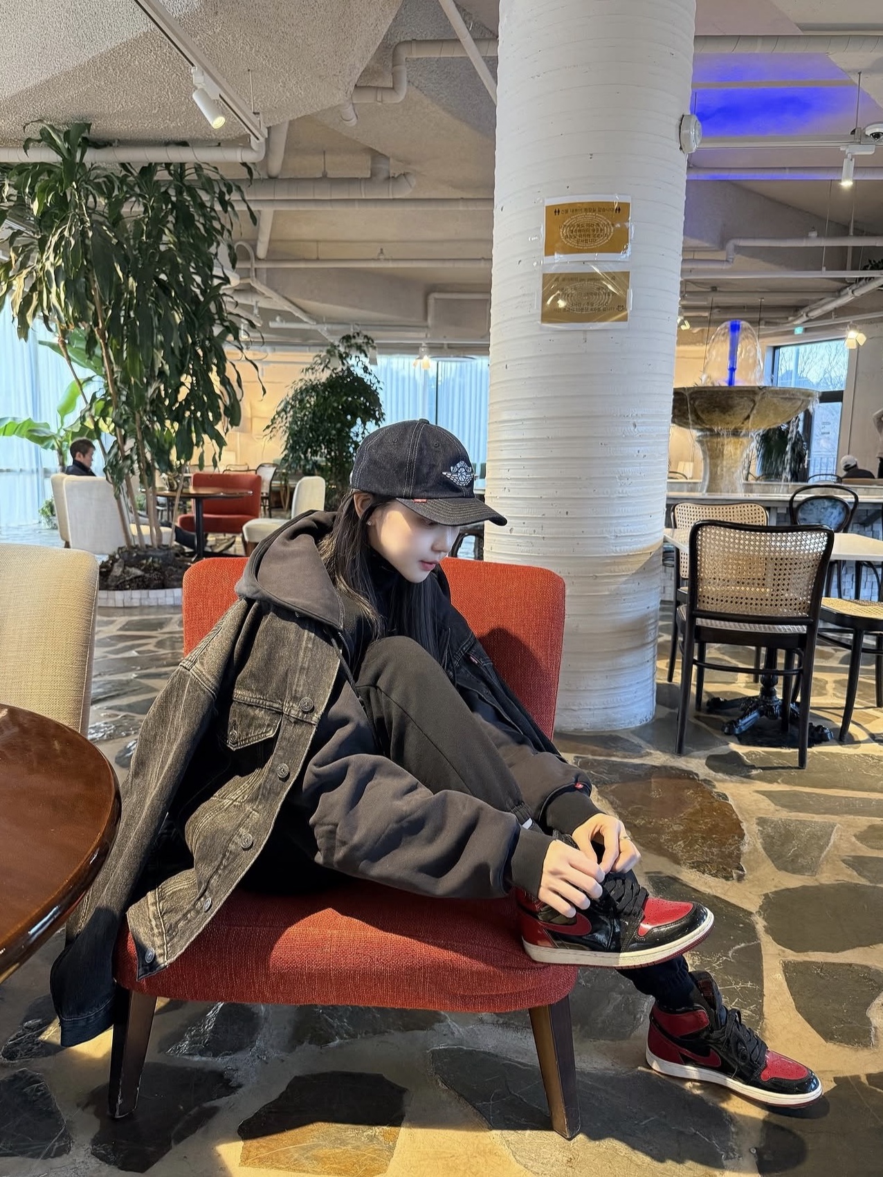Levi's x Jordan Type III Trucker Black 착용 스타일 - 4