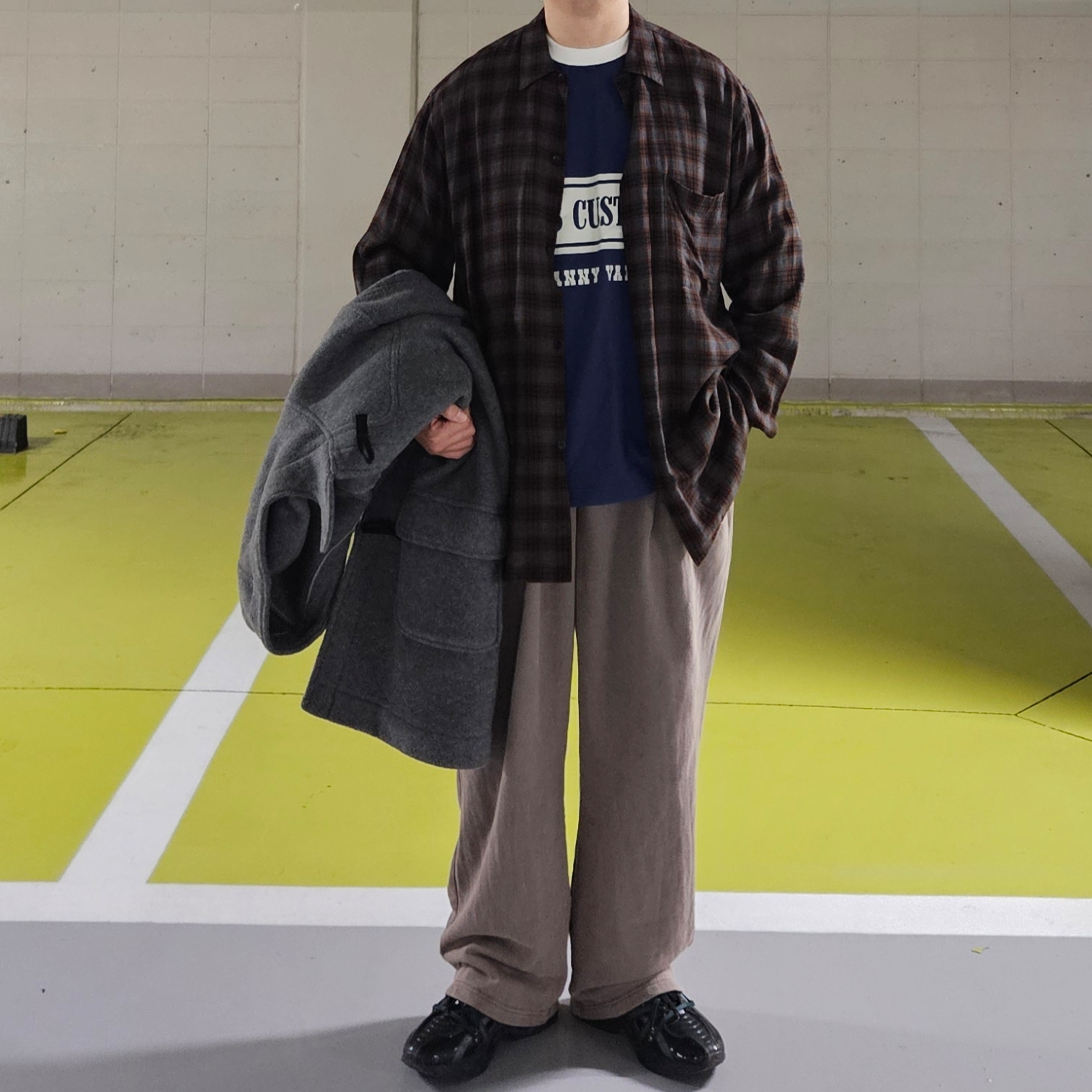 New Era x MoMA New York Yankees Cap Navy, Comoli Rayon Open Collar Shirt Check - 24SS 착용 스타일 - 2