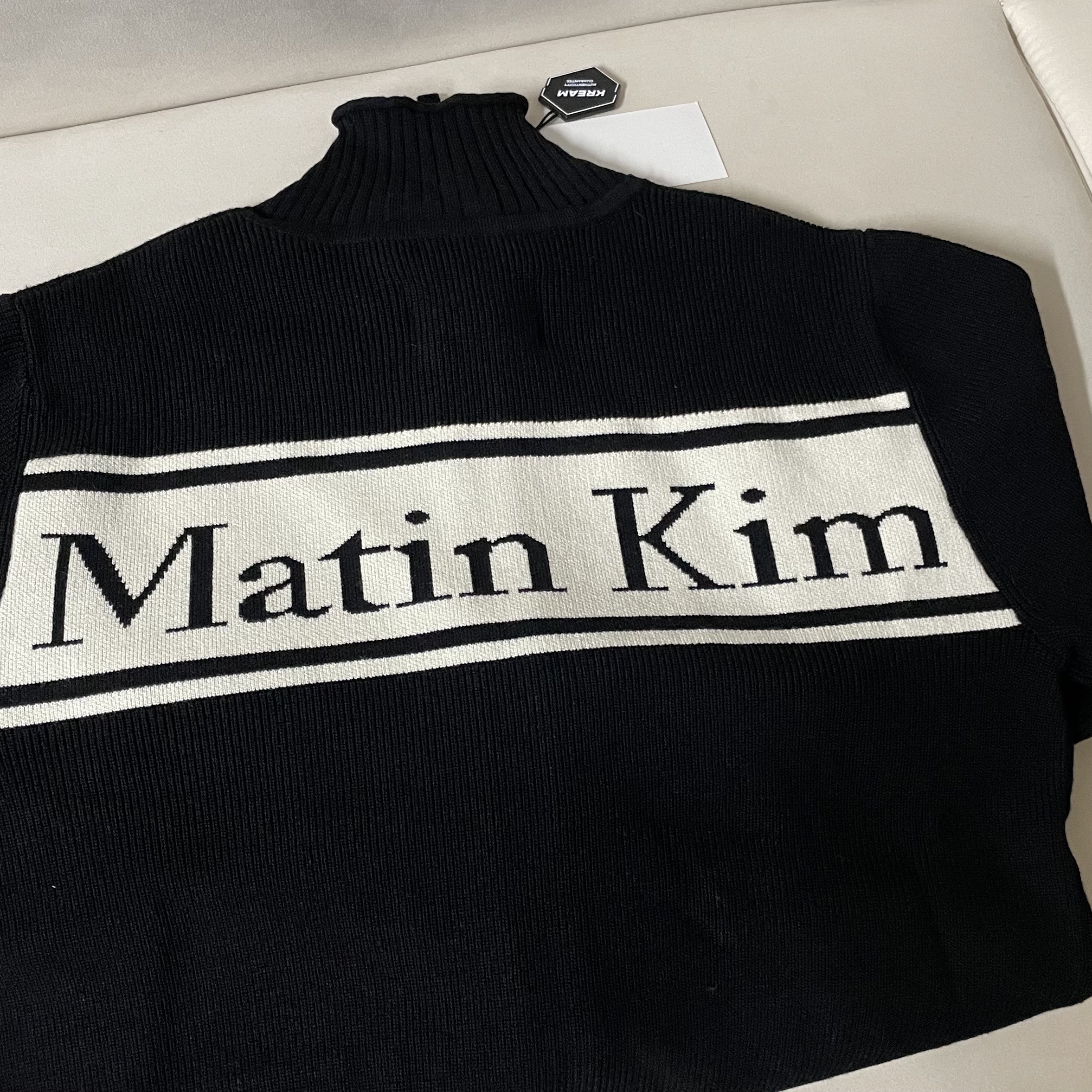 Matin Kim Spell Point Stripe Knit Cardigan Black 착용 스타일