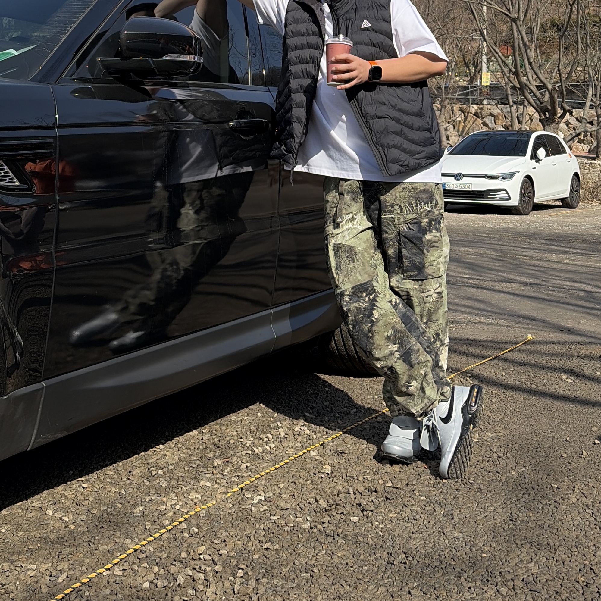 Nike ACG Smith Summit Allover Print Cargo Pants Oil Green - Asia, Nike Air Max Plus TNPO Wolf Grey and Black 착용 스타일