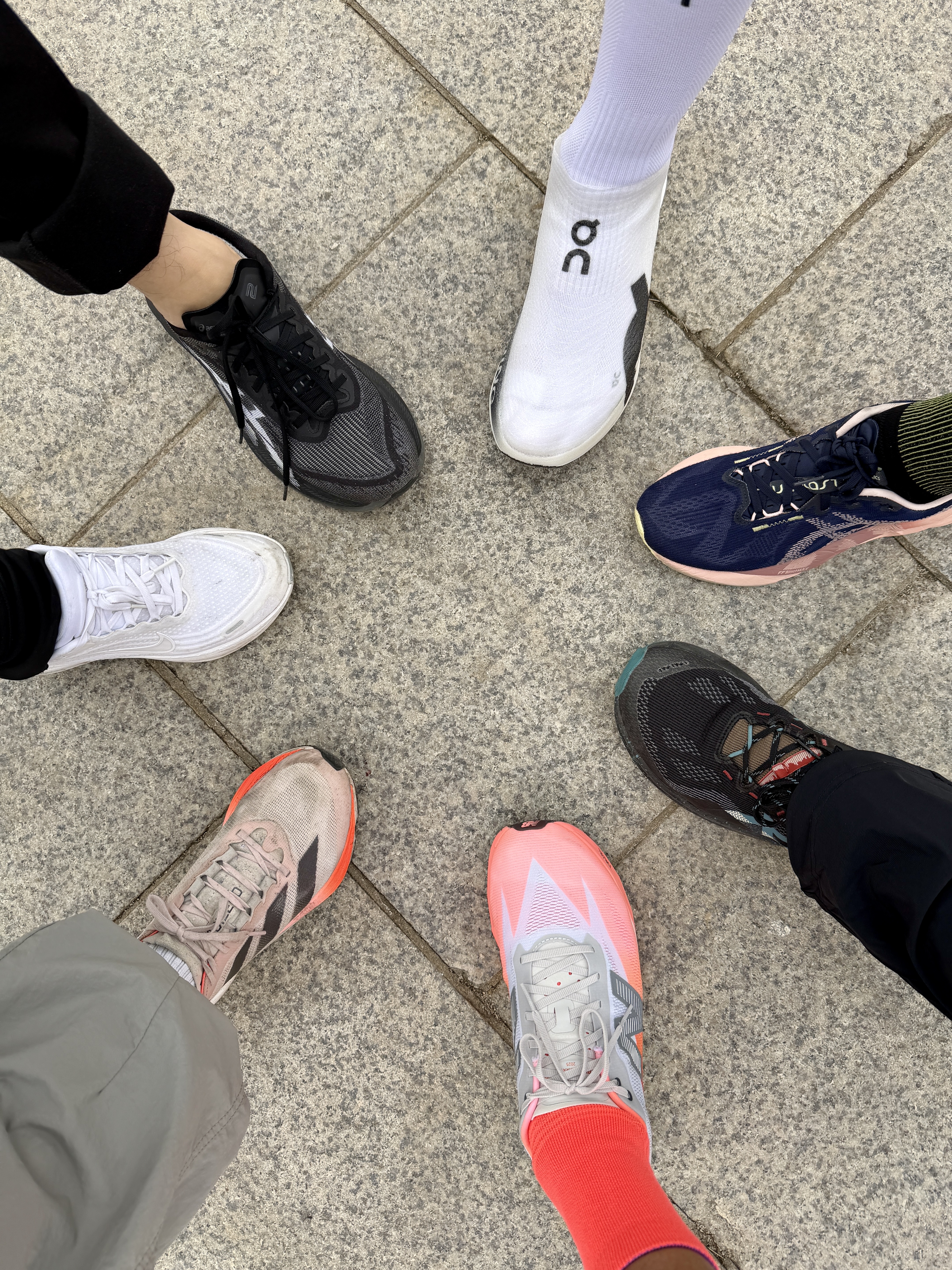 New Balance TCS NYC Marathon FuelCell SC Elite v5 Grapefruit Grey Matter - D Standard, On Running Cloudboom Strike LS White Raspberry 착용 스타일
