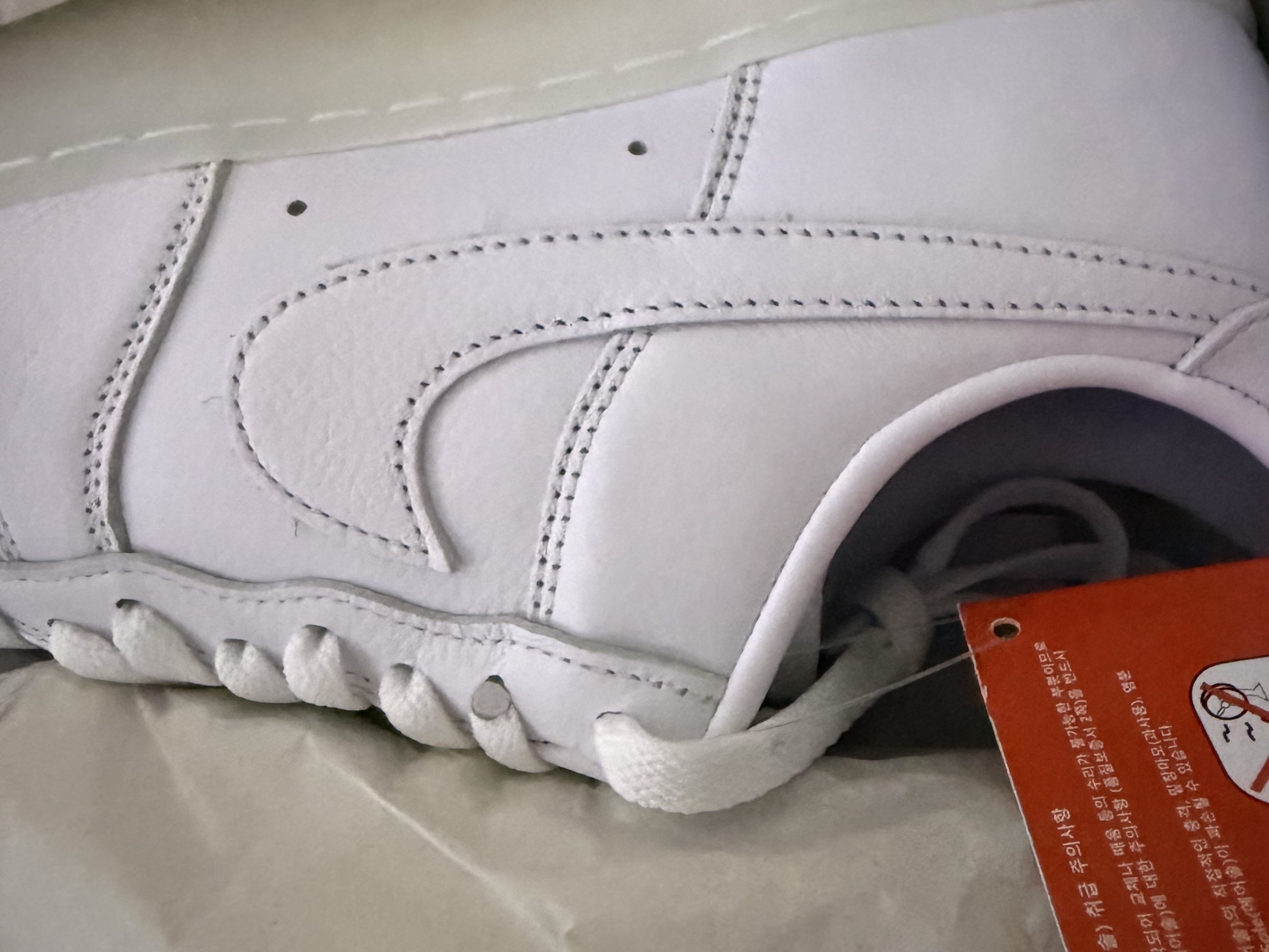 Nike x Drake Nocta Air Force 1 Low SP Certified Lover Boy White Cobalt Tint 착용 스타일 - 3
