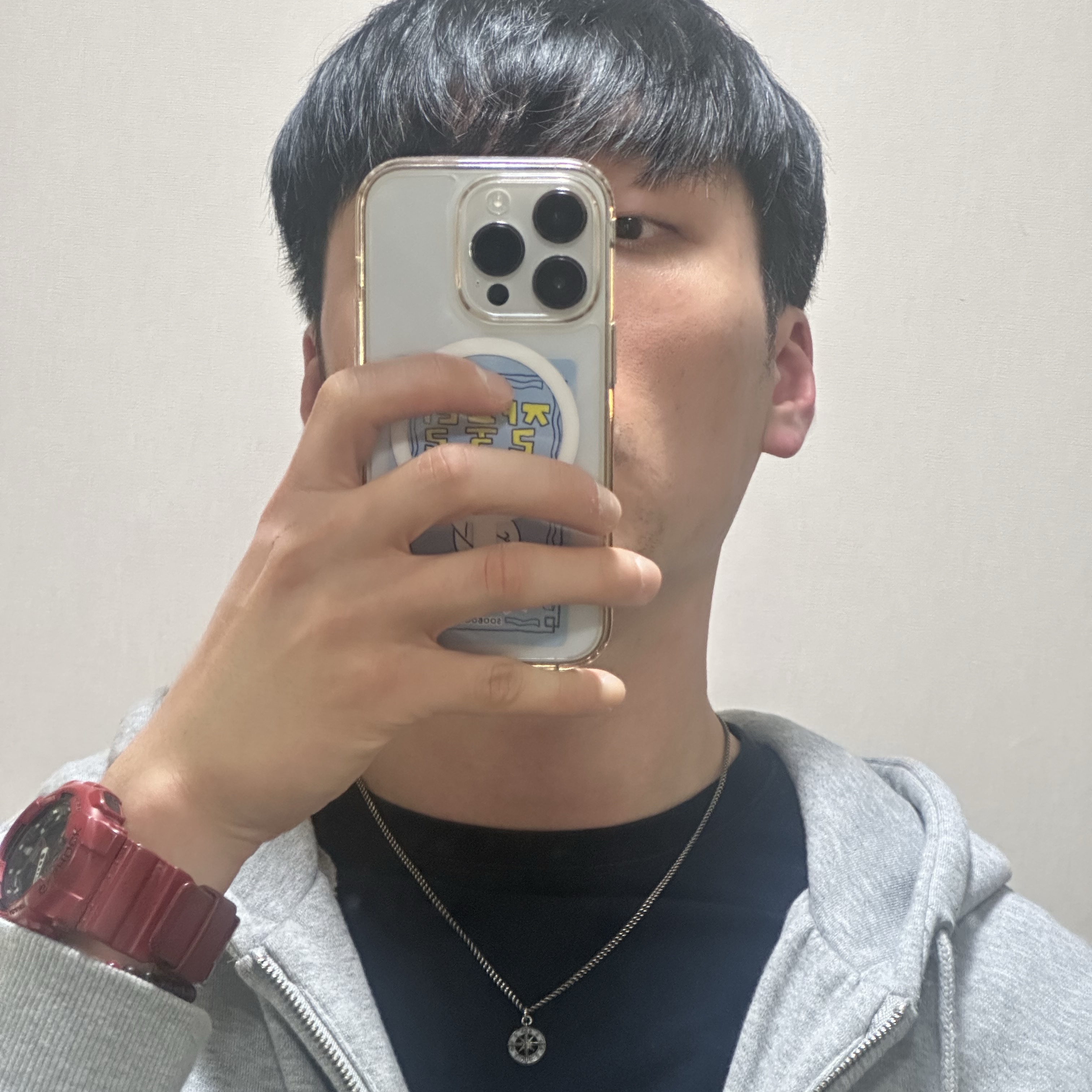 Scudo Vintage Compass Point Necklace 착용 스타일 - 1