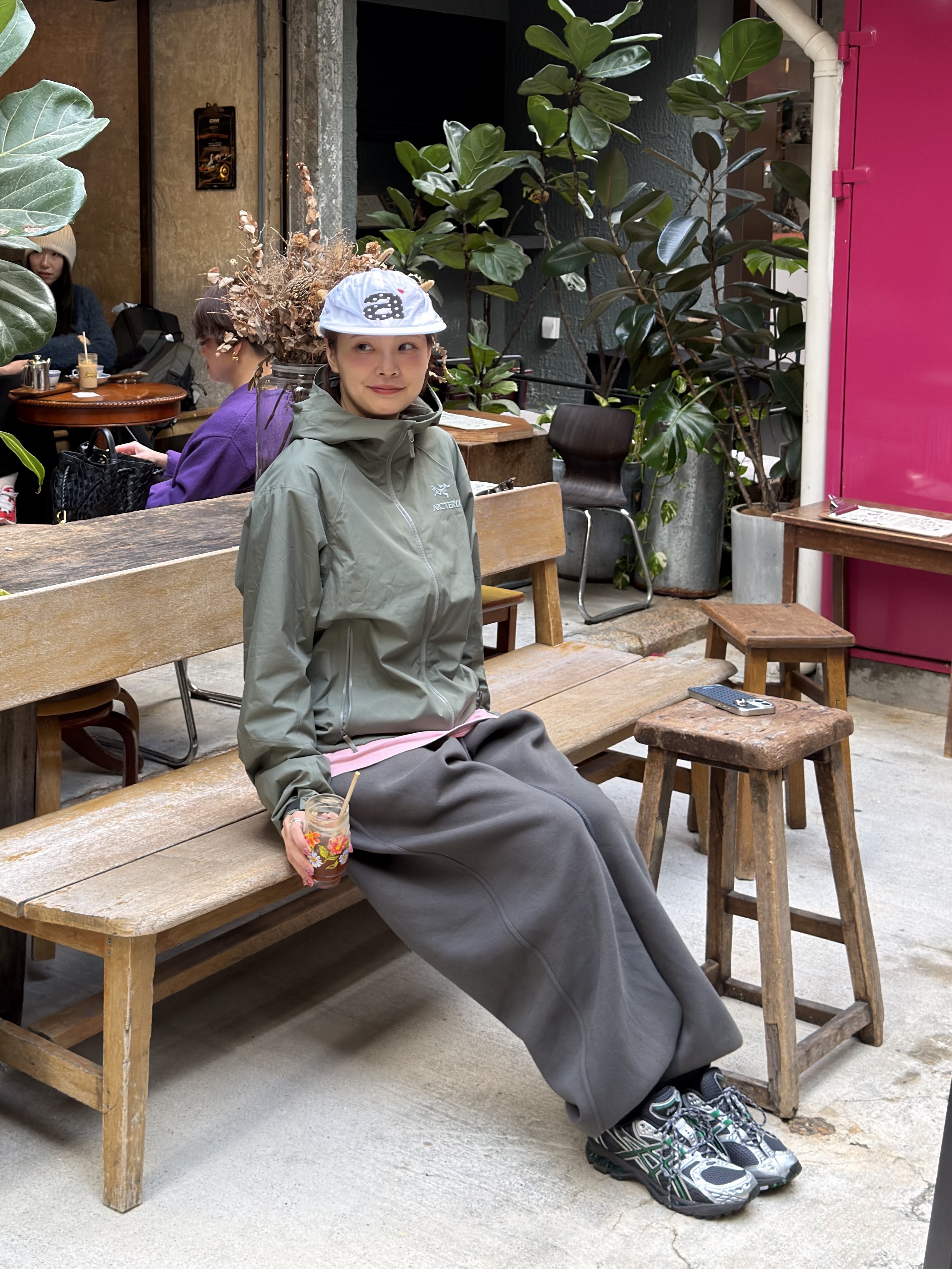 Asics Gel-Nimbus 10.1 Obsidian Grey Green Basil, Undermycar Mu.03 Anti Fxxking Logo Play Oversized Sweat Jogger Olive 착용 스타일 - 3