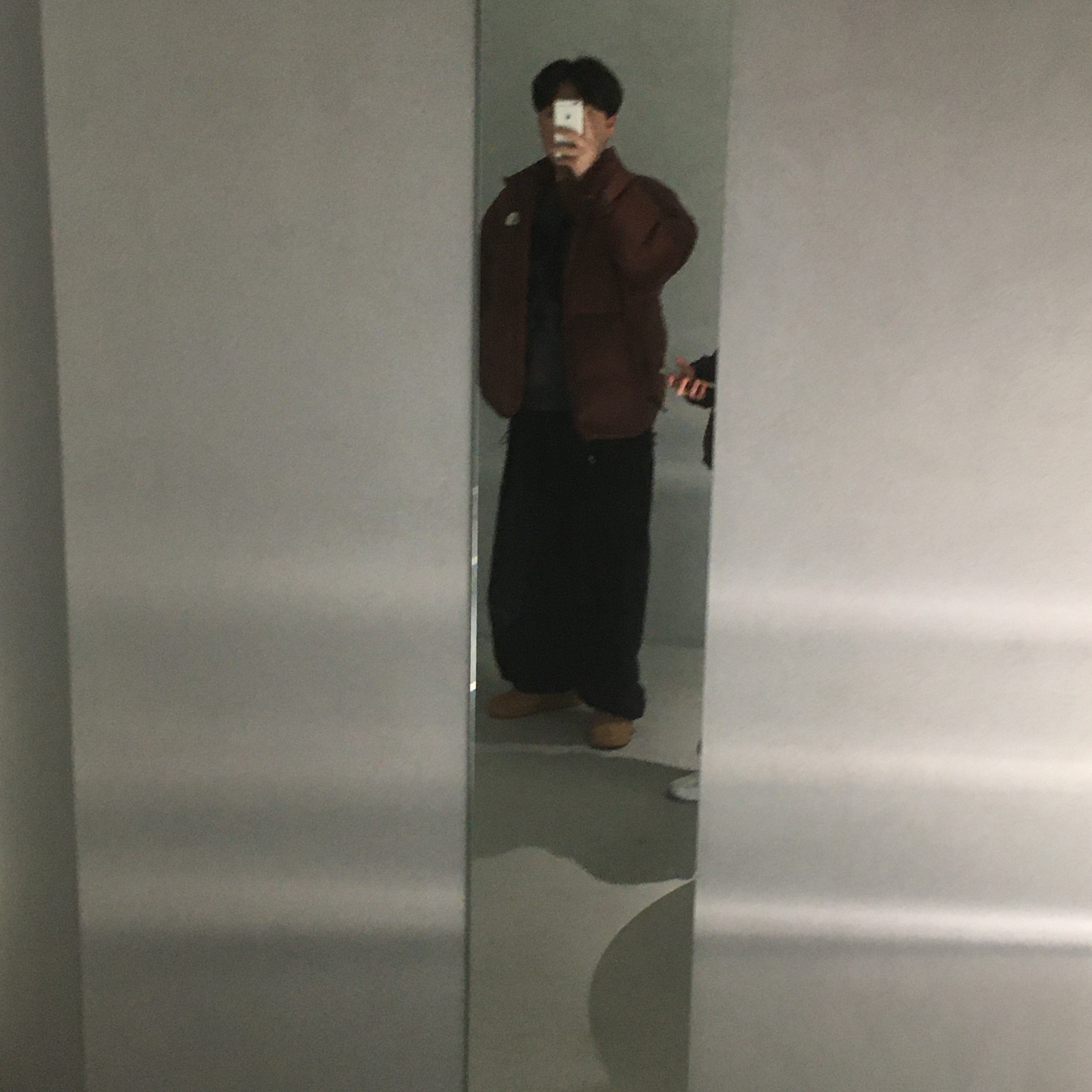 The North Face 1996 Retro Nuptse Jacket Dark Oak 착용 스타일 - 1