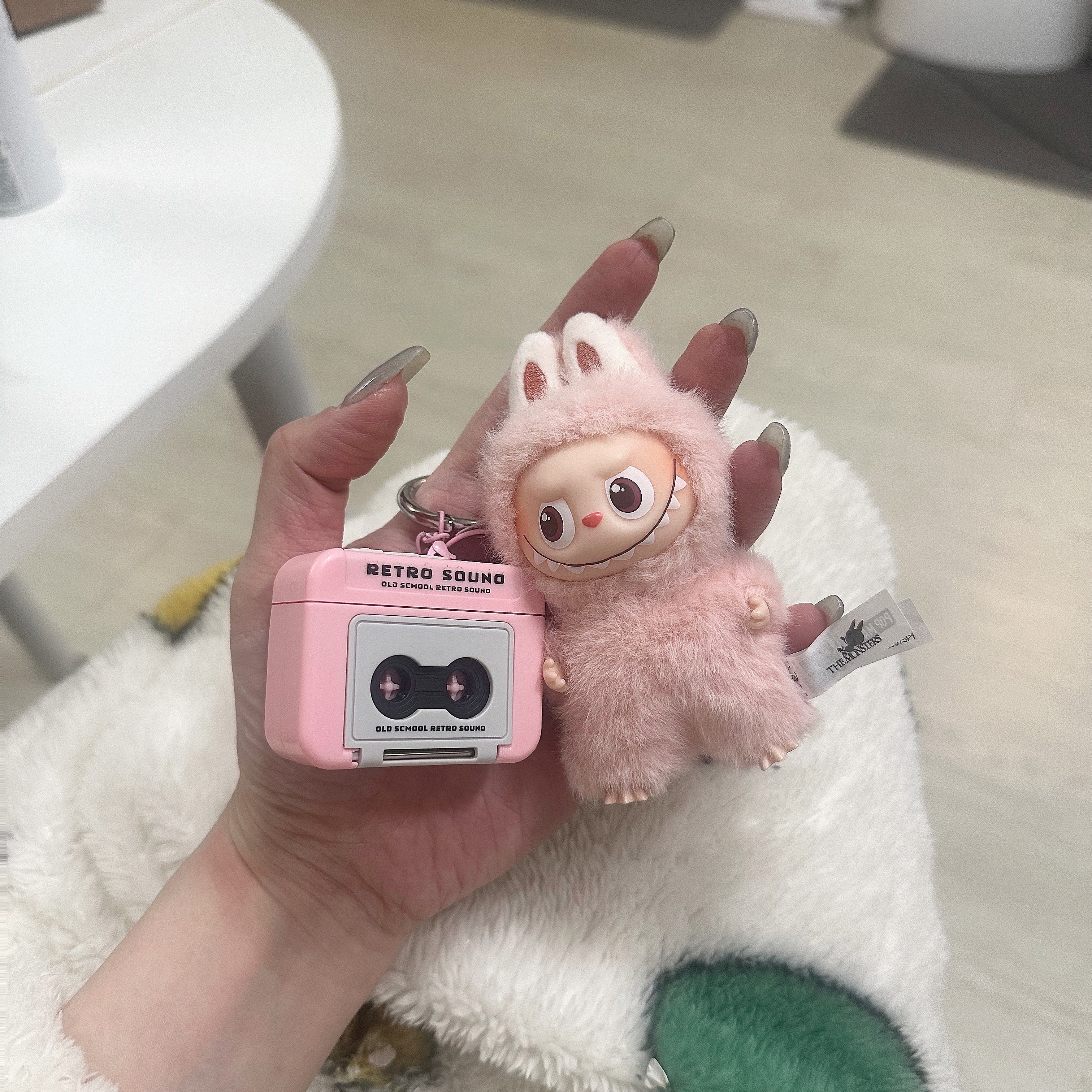 Pop Mart Labubu The Monsters Pin For Love Series Vinyl Plush Pendant (A-M) G (Opened Case) 착용 스타일