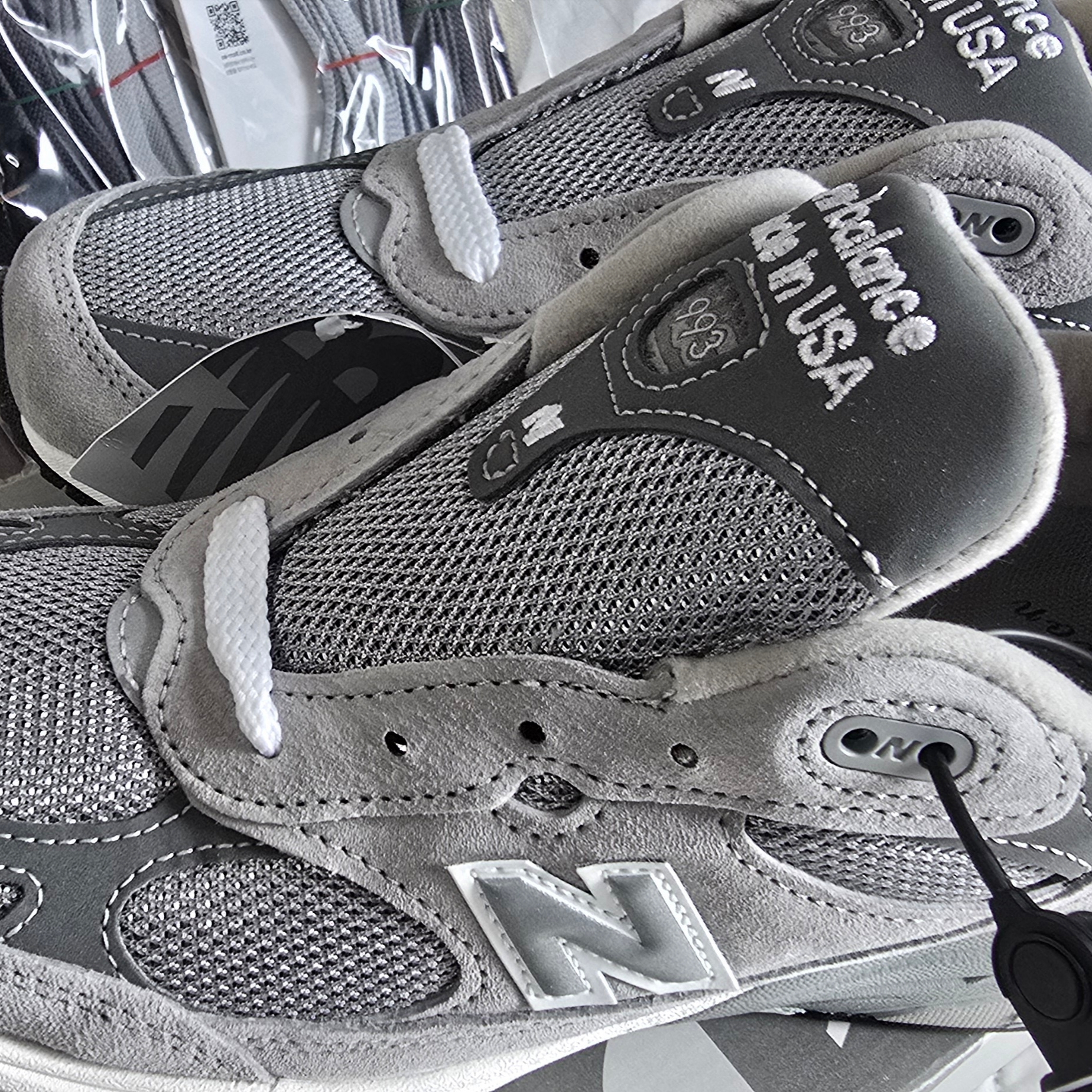 (W) New Balance 993 Made in USA Grey - B Standard 착용 스타일 - 1