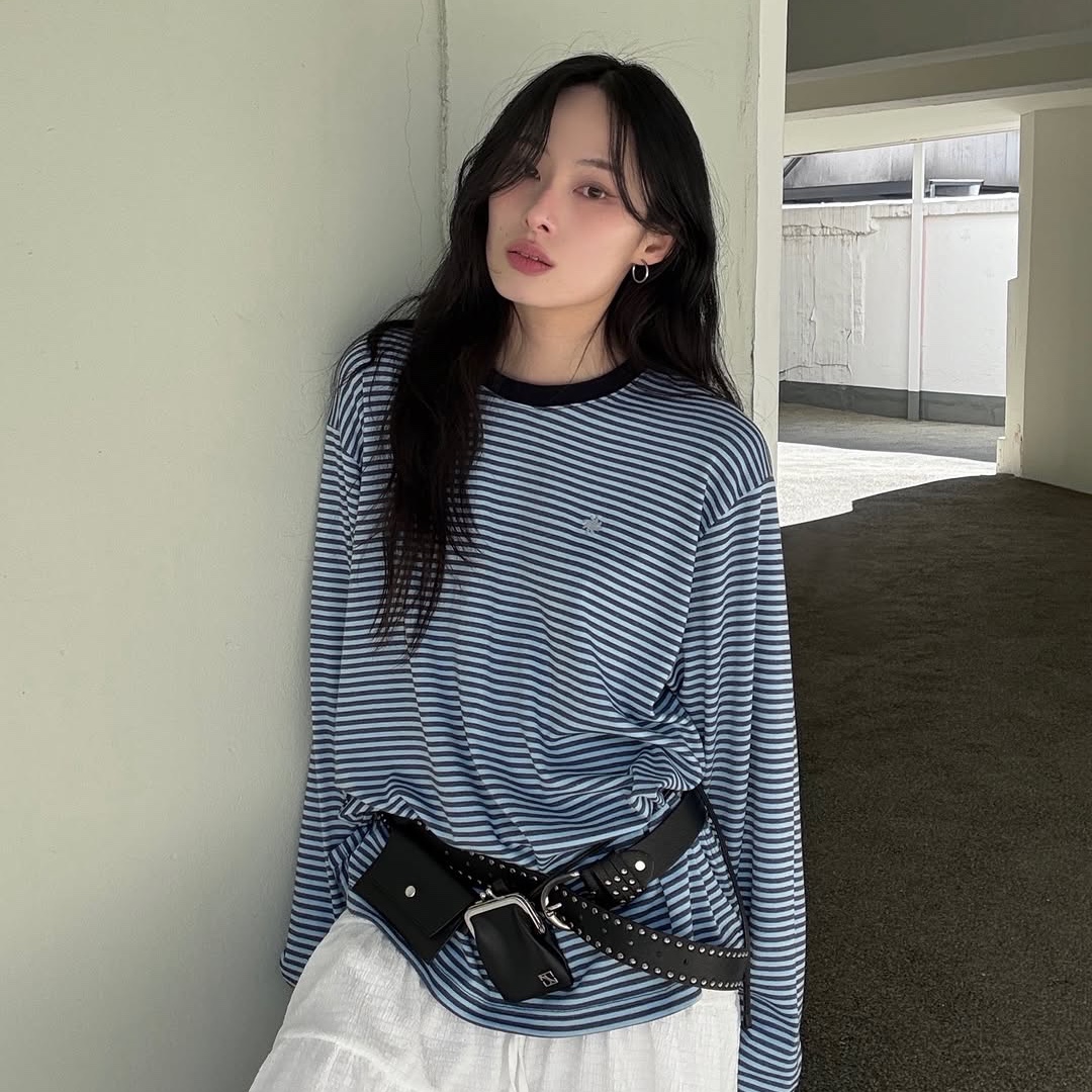 SLOW RECORD HOUSE Stripe Long Sleeve Blue 착용 스타일 - 1