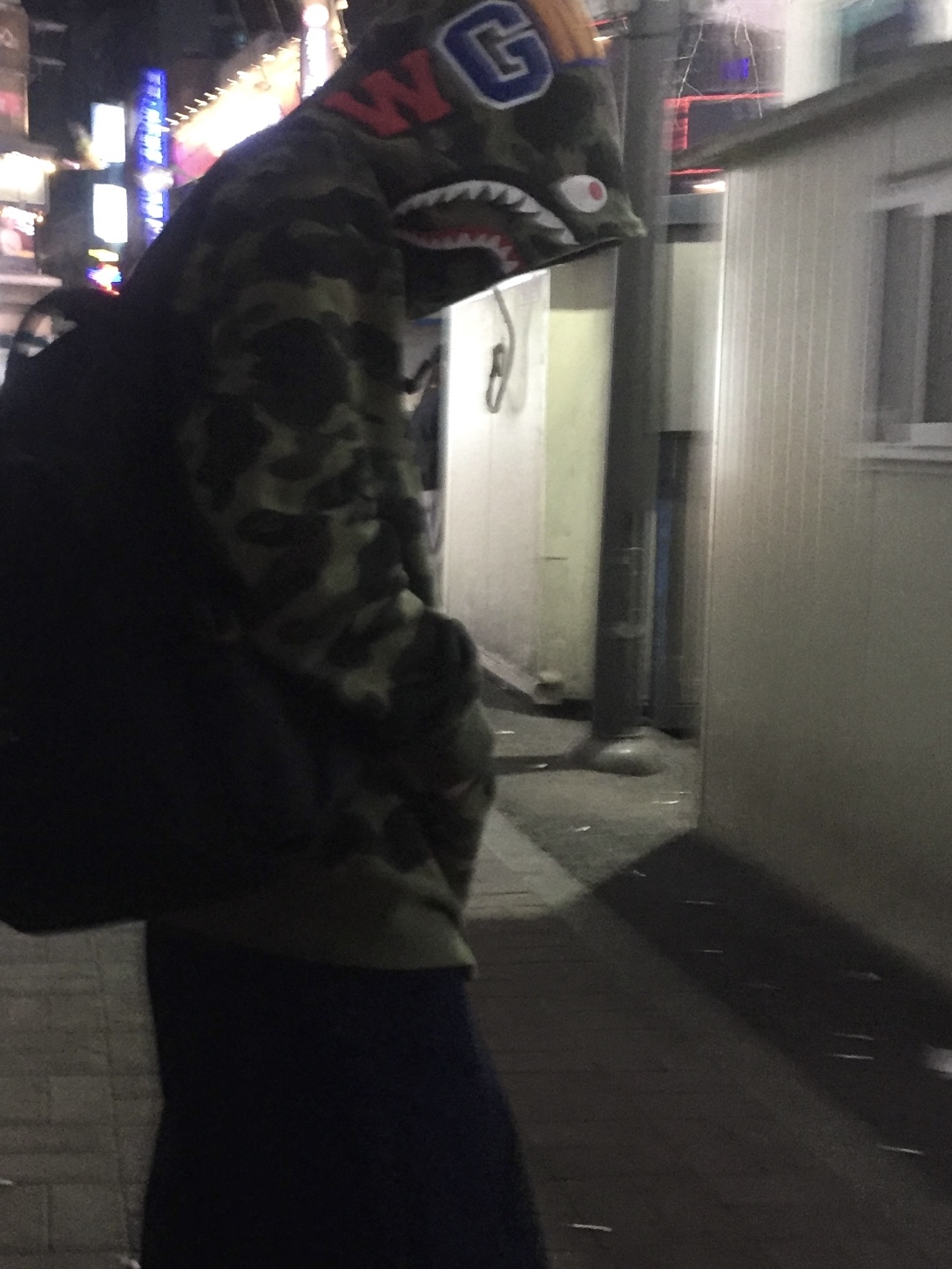 BAPE 1st Camo Shark Full Zip Hoodie Army Green 착용 스타일 - 1