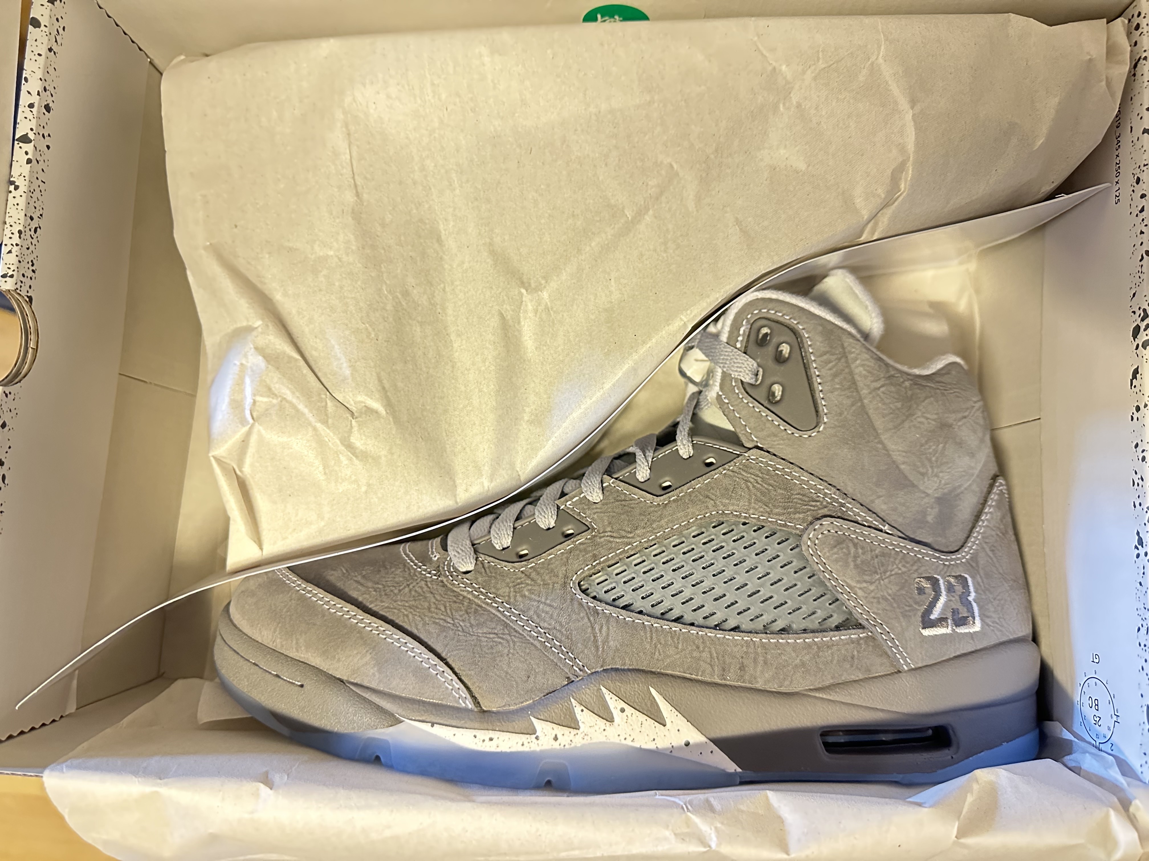 Jordan 5 Retro Light Graphite and Wolf Grey 착용 스타일