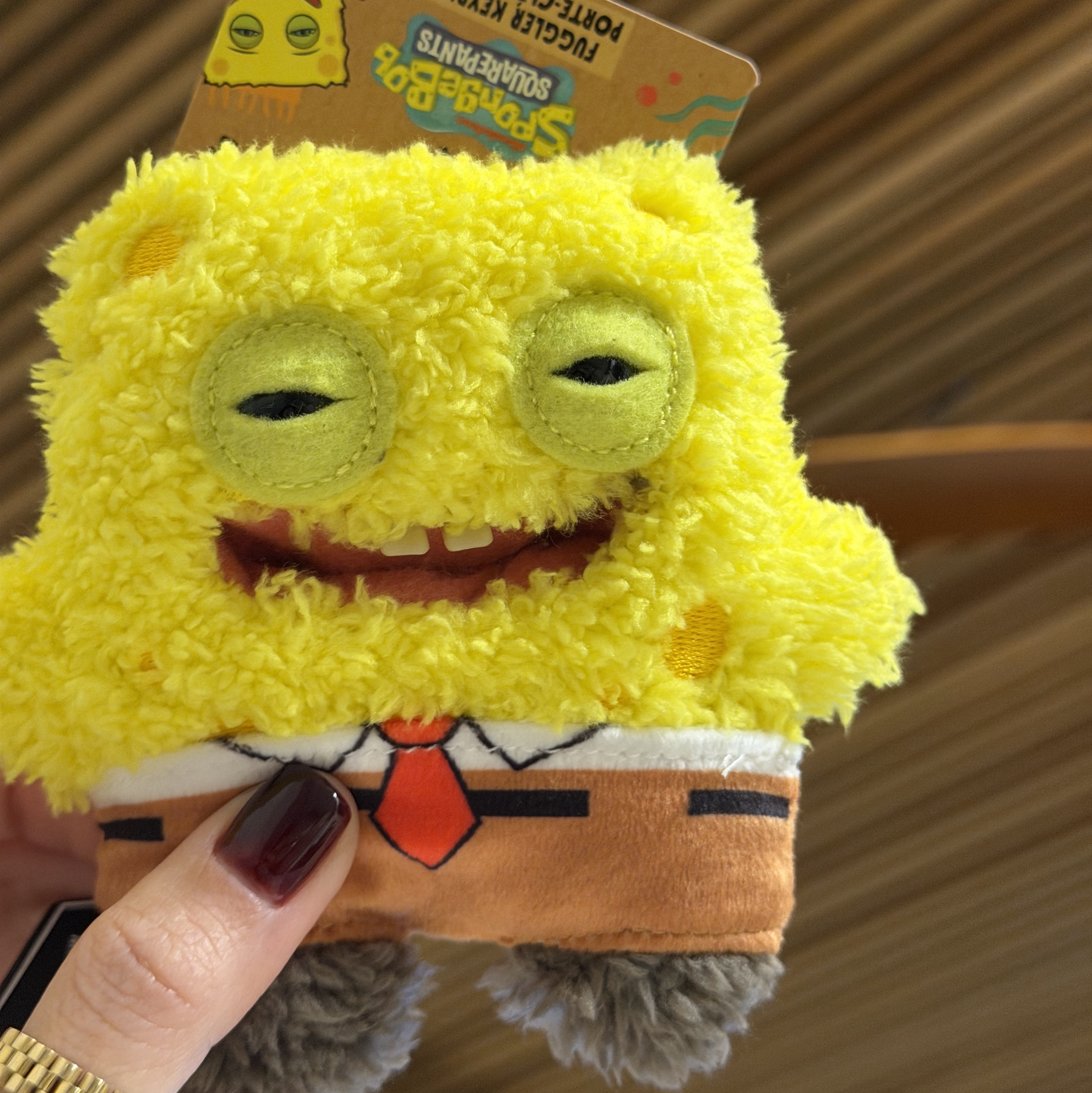 Fuggler x SpongeBob Keyring Yellow 착용 스타일