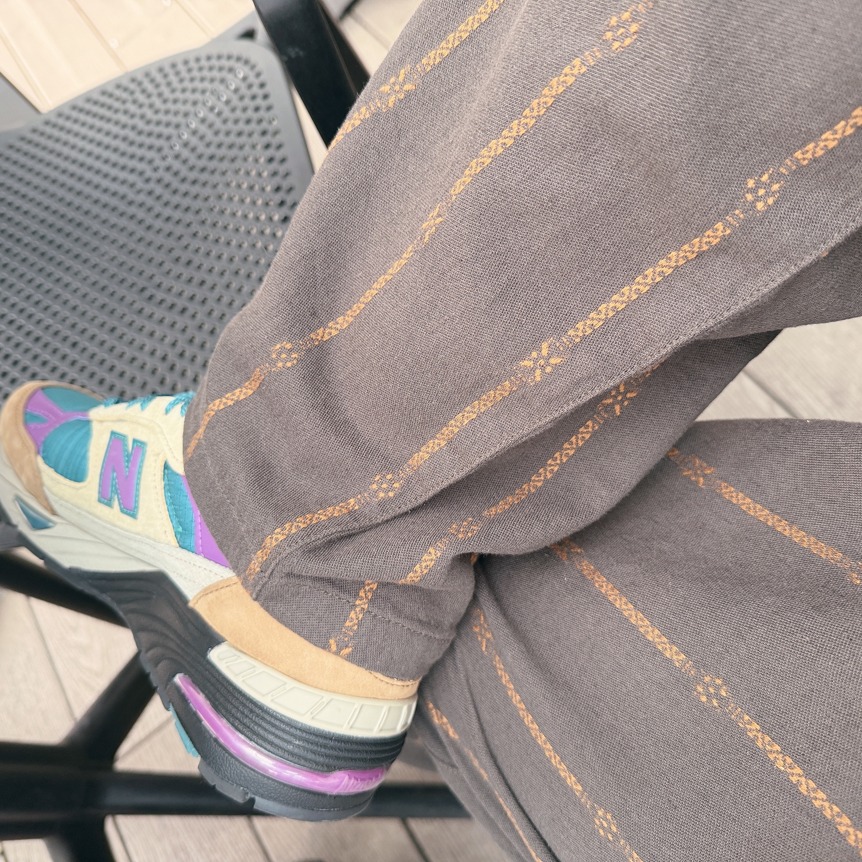Kapital Cotton Linen Siamese Striped Easy Pants Dark Brown, New Balance x Palace 991 Made in UK Teal Brown 착용 스타일