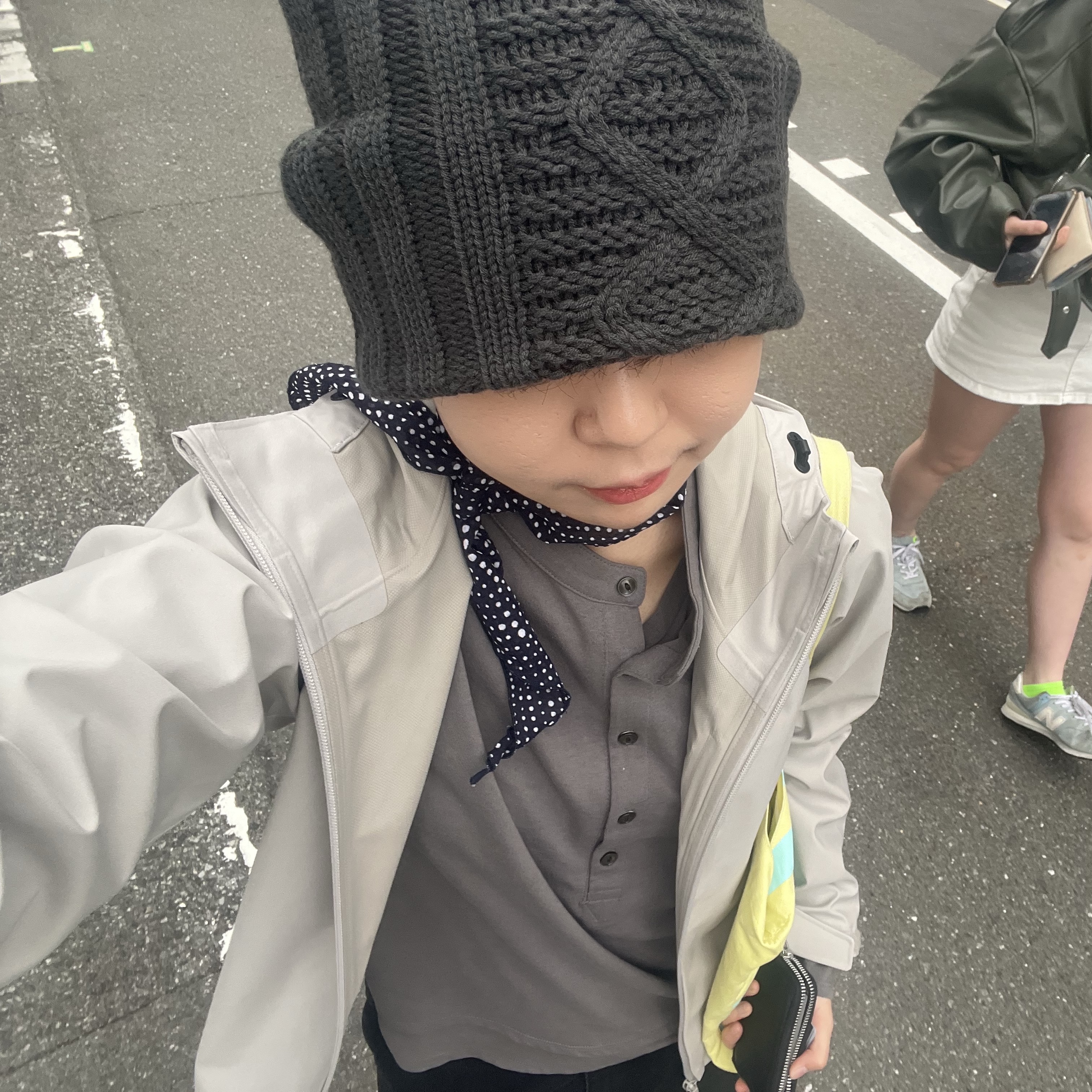 Hatchingroom x Mascompany Haema Bag Lemon 착용 스타일 - 2