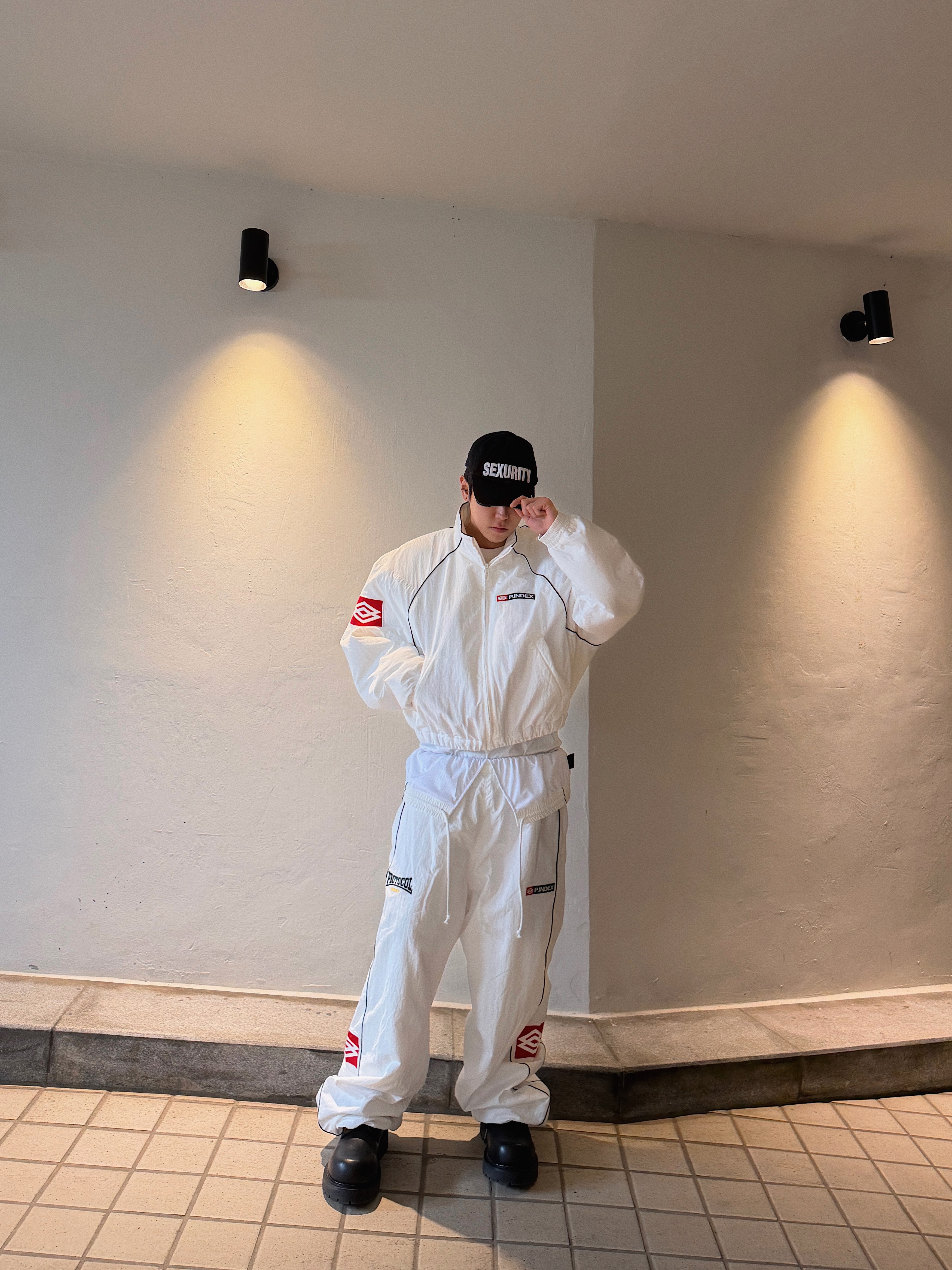 LOSTGARDEN Phantom, Protocol Index Exaggerated Shoulder Air Jacket White 착용 스타일 - 2