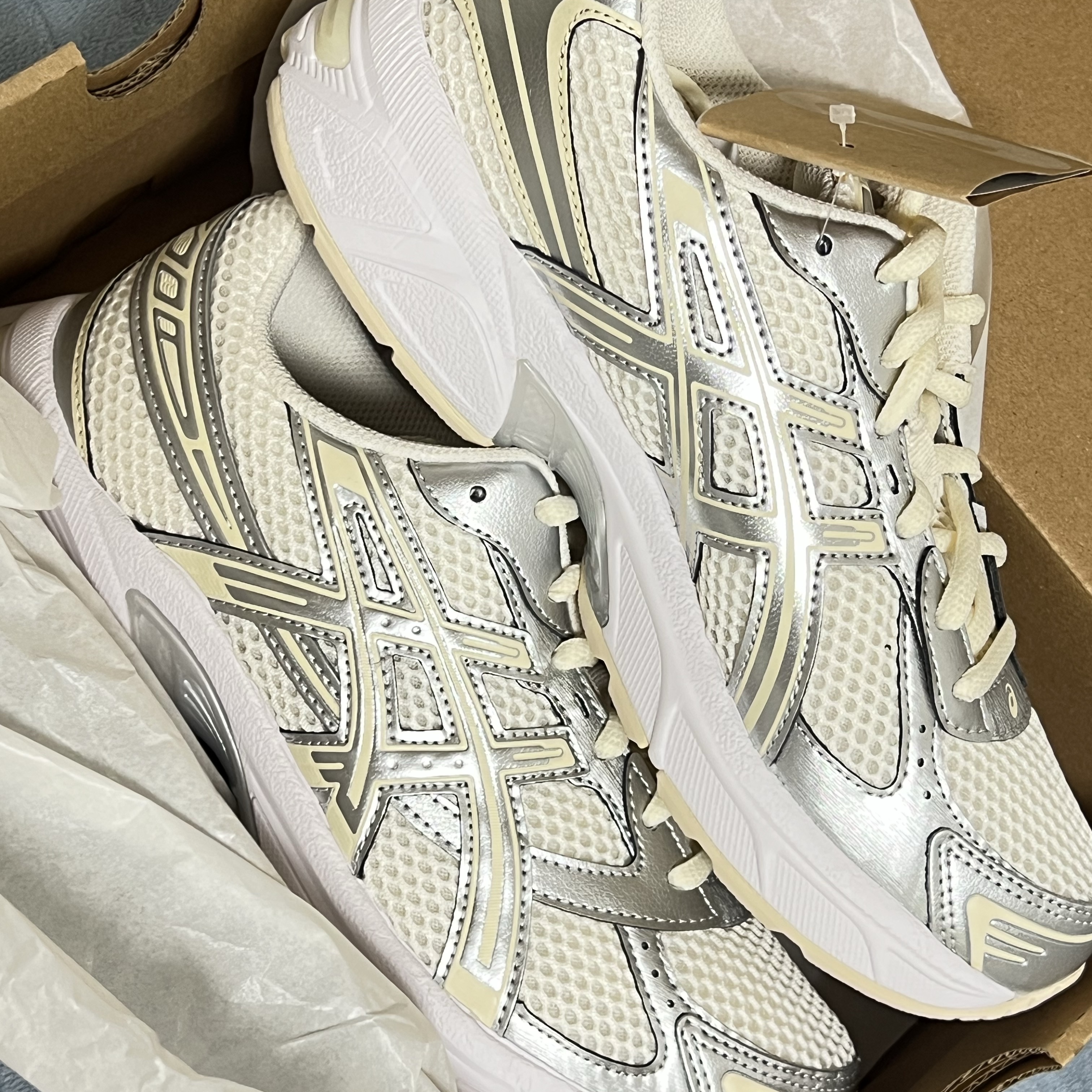 (W) Asics Gel-1130 Cream Pure Silver 착용 스타일 - 2