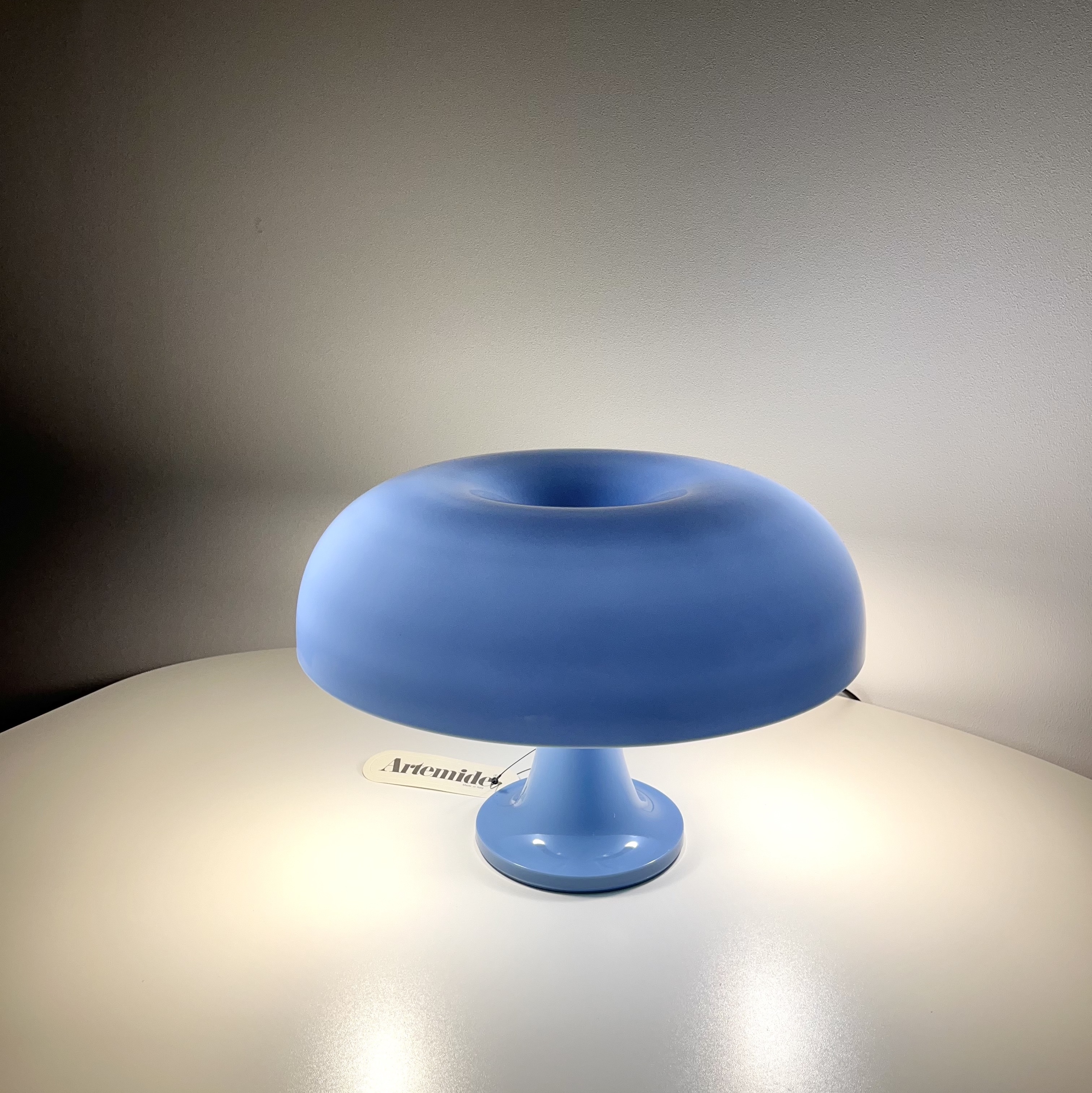 Artemide Nessino Light Blue 착용 스타일