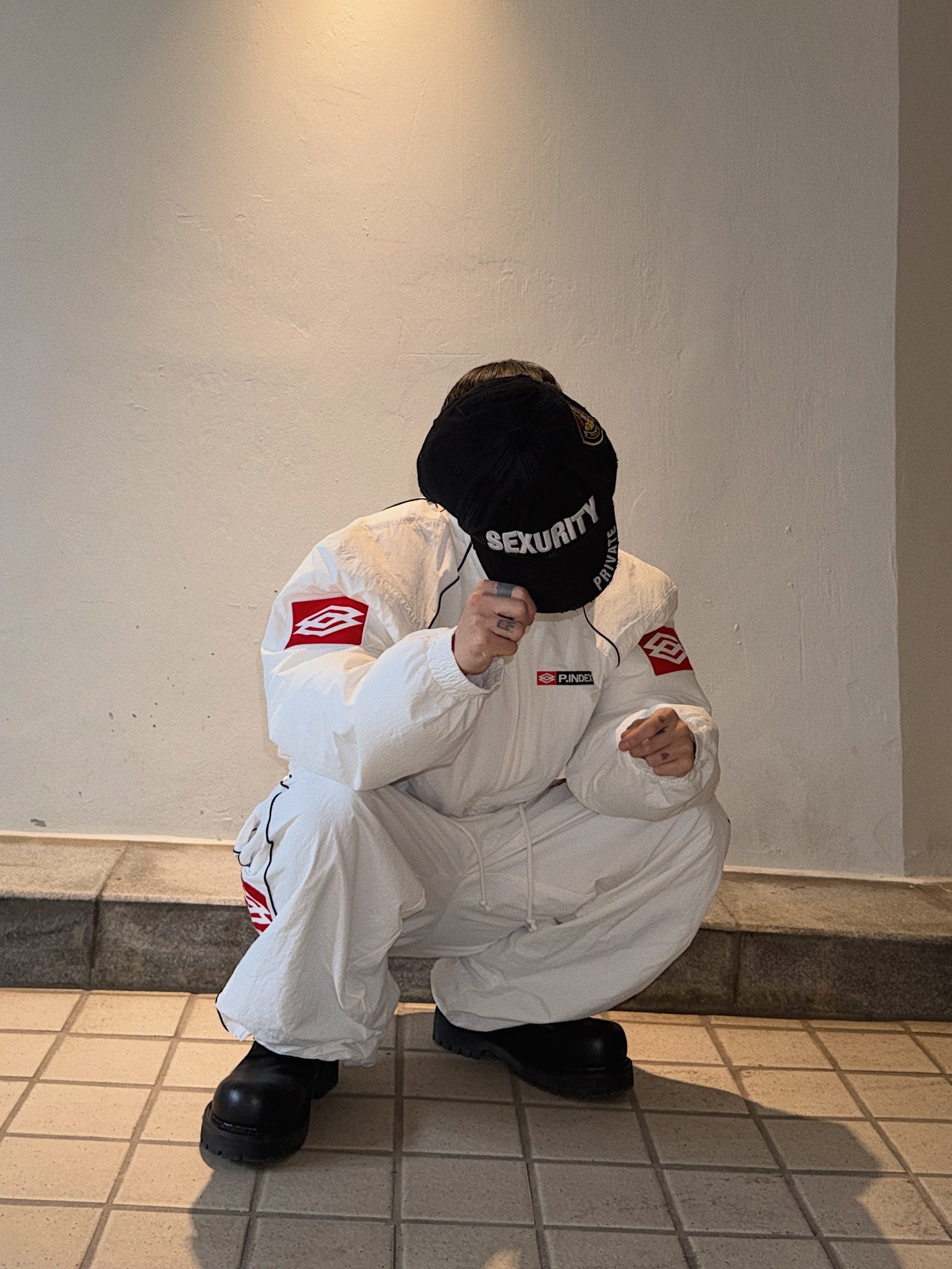 LOSTGARDEN Phantom, Protocol Index Exaggerated Shoulder Air Jacket White 착용 스타일 - 9