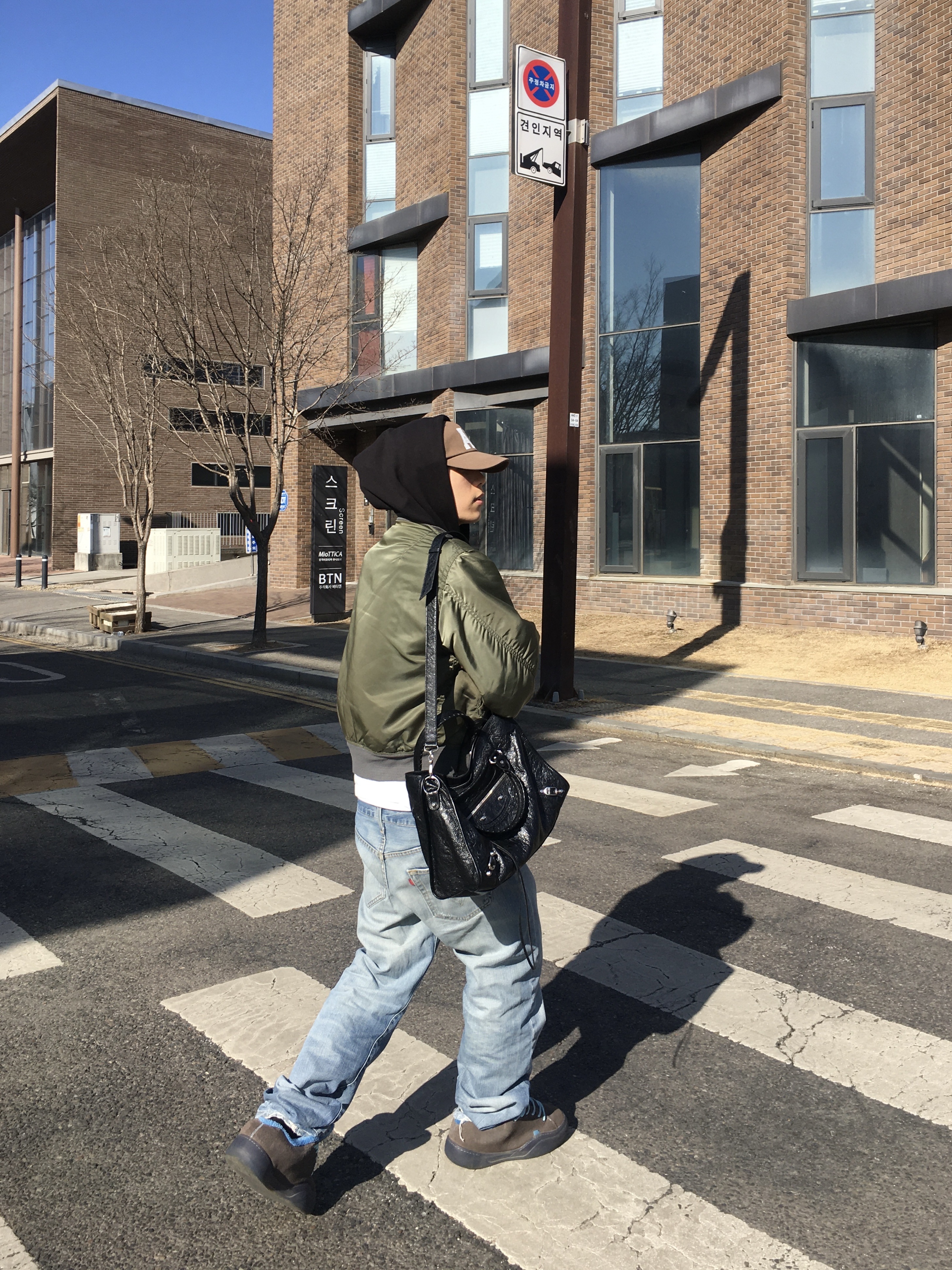 ERL Vamp Skate Electric Gray 착용 스타일 - 2