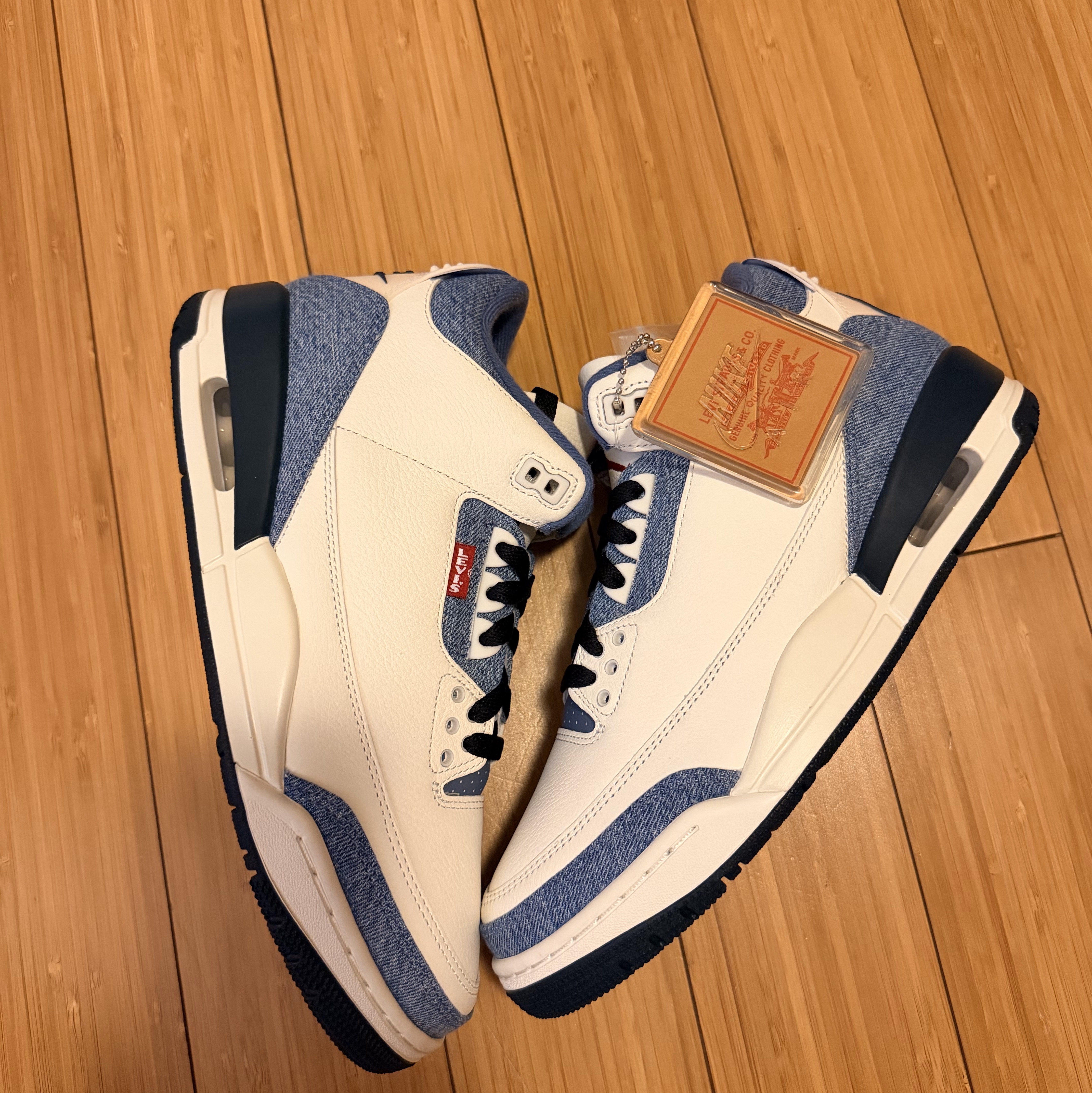 Jordan 3 x Levi’s Retro All Star Denim Sail 착용 스타일