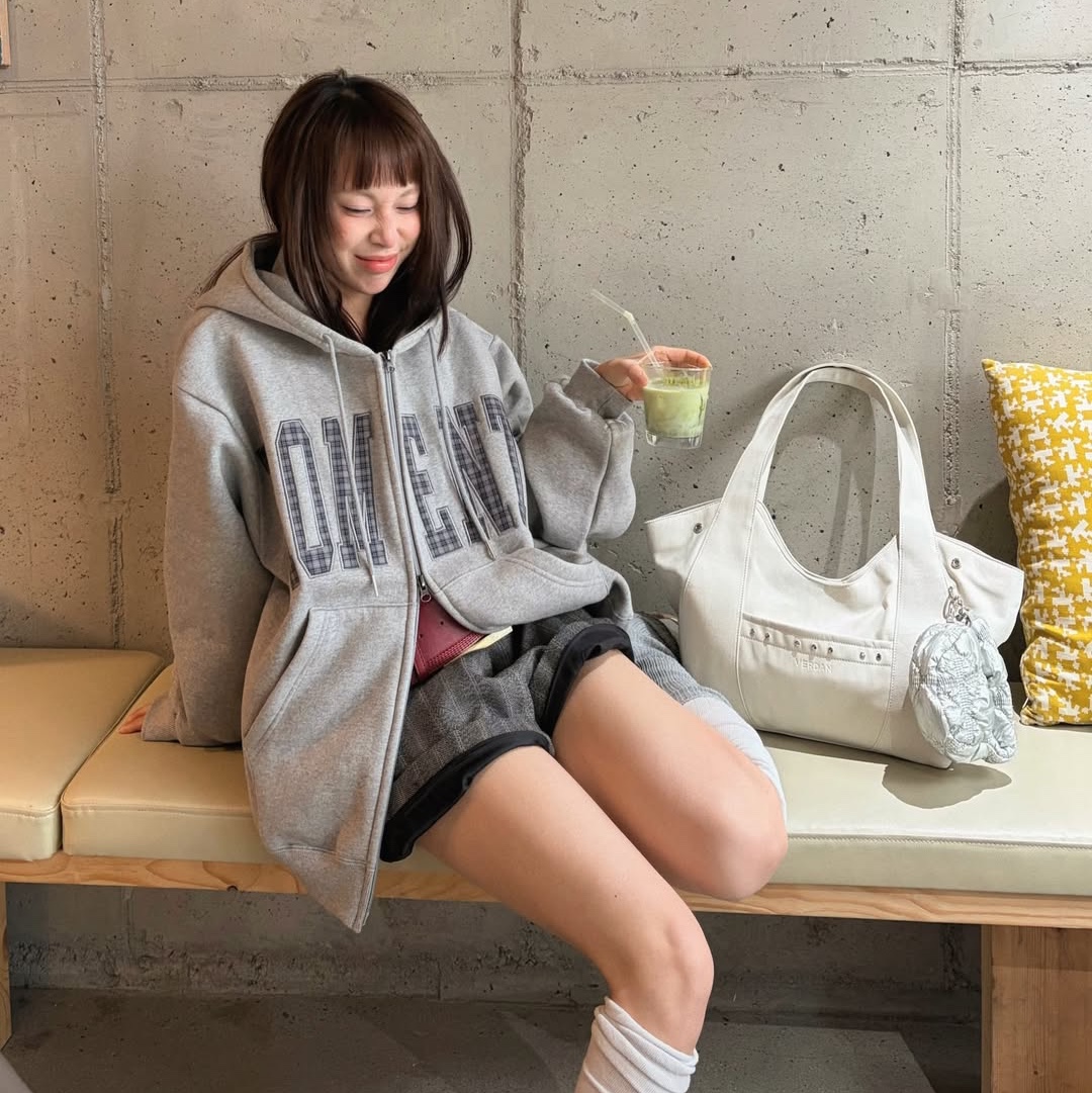 SLOW RECORD HOUSE Moment Zip-Up Hoodie Check 착용 스타일 - 3