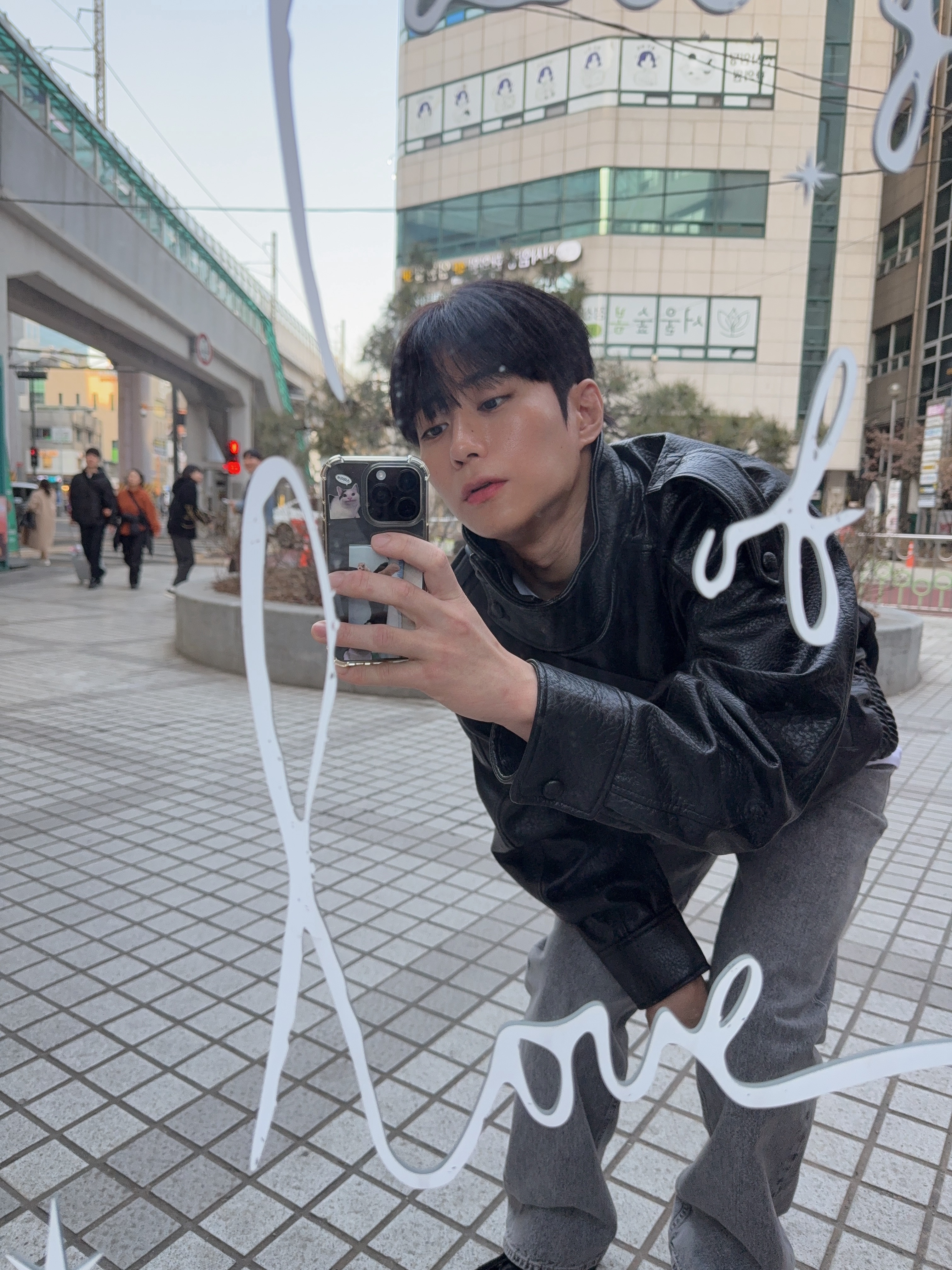 Zara Faux Leather Jacket Black, COS Nylon Crossbody Saddle Bag Black ์ฐฉ์ฉ ์คํ์ผ - 3