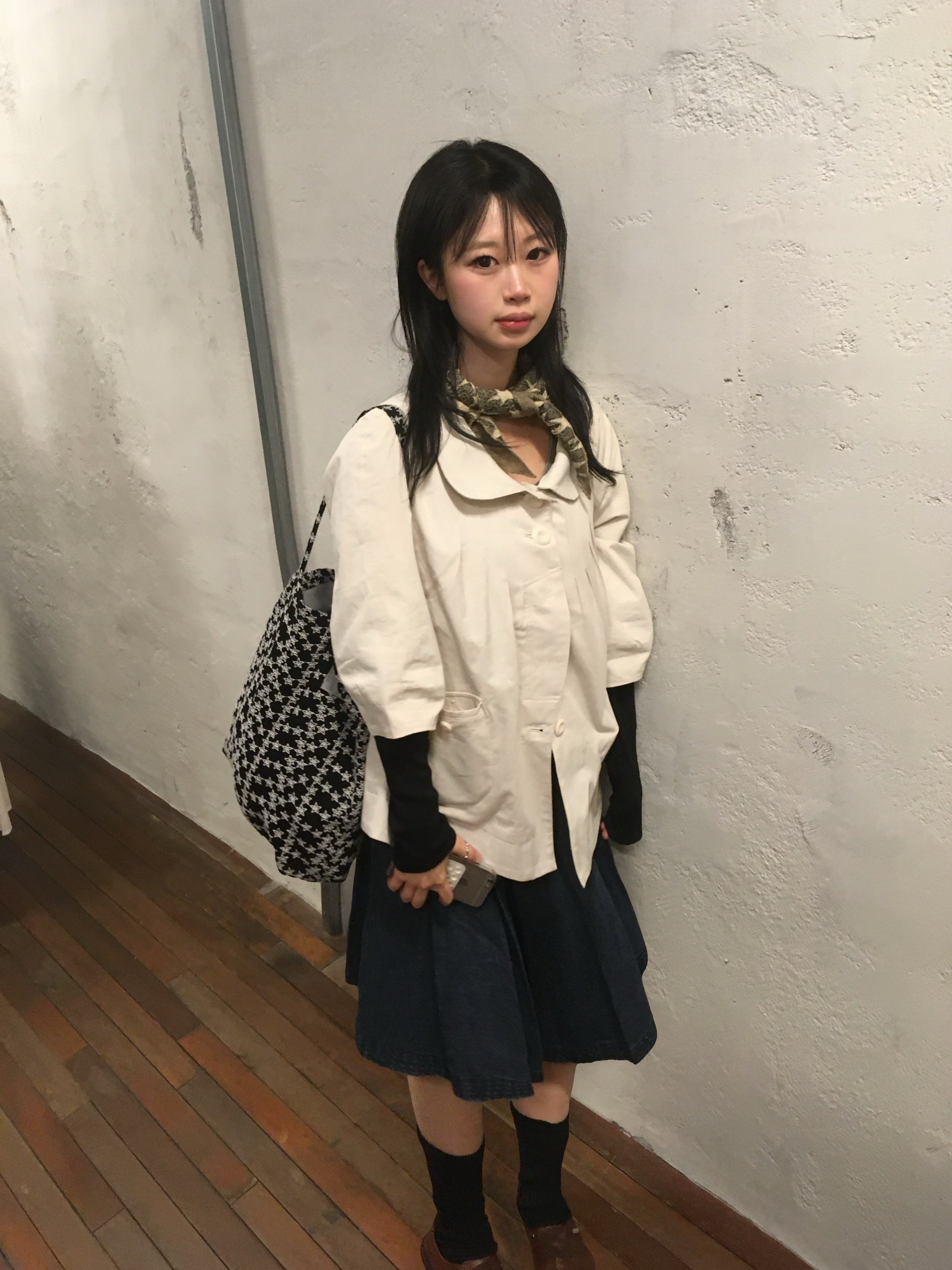 COYSEIO 038 Star Reversible Bag Black 착용 스타일 - 1