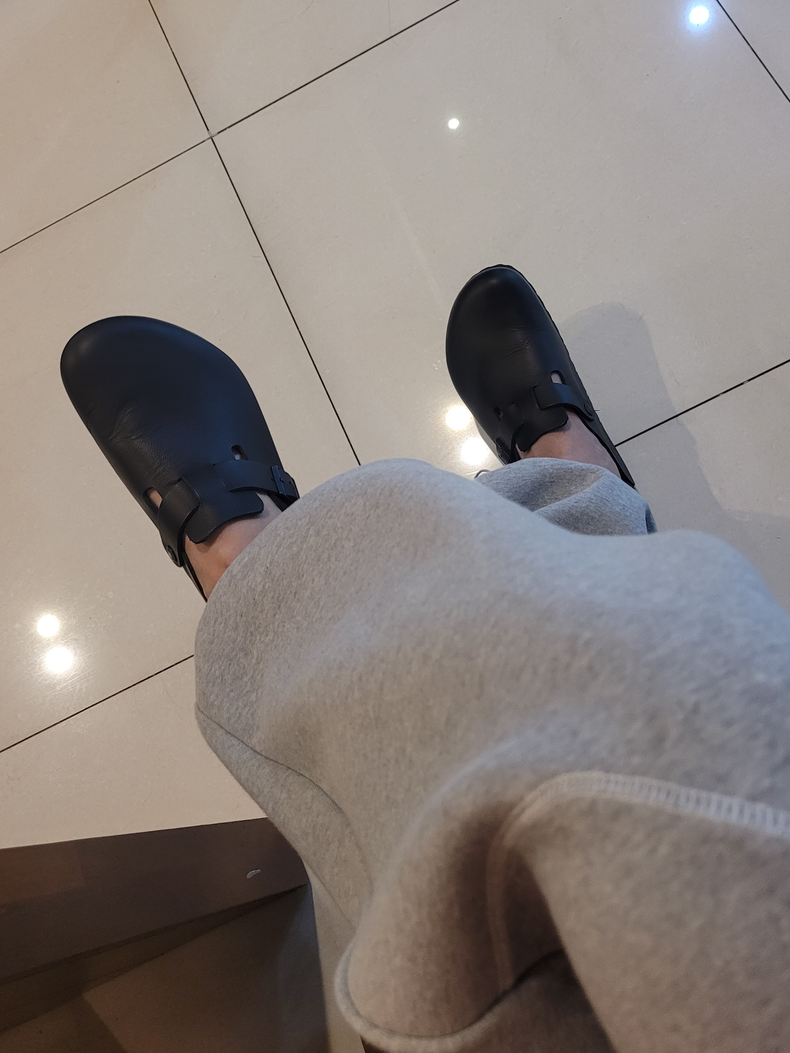 Birkenstock Boston Exquisite Leather Black - Regular, Undermycar Mu.112 Original Logo Curve Line Stitch Bonded Sweat Pants Melange Gray 착용 스타일