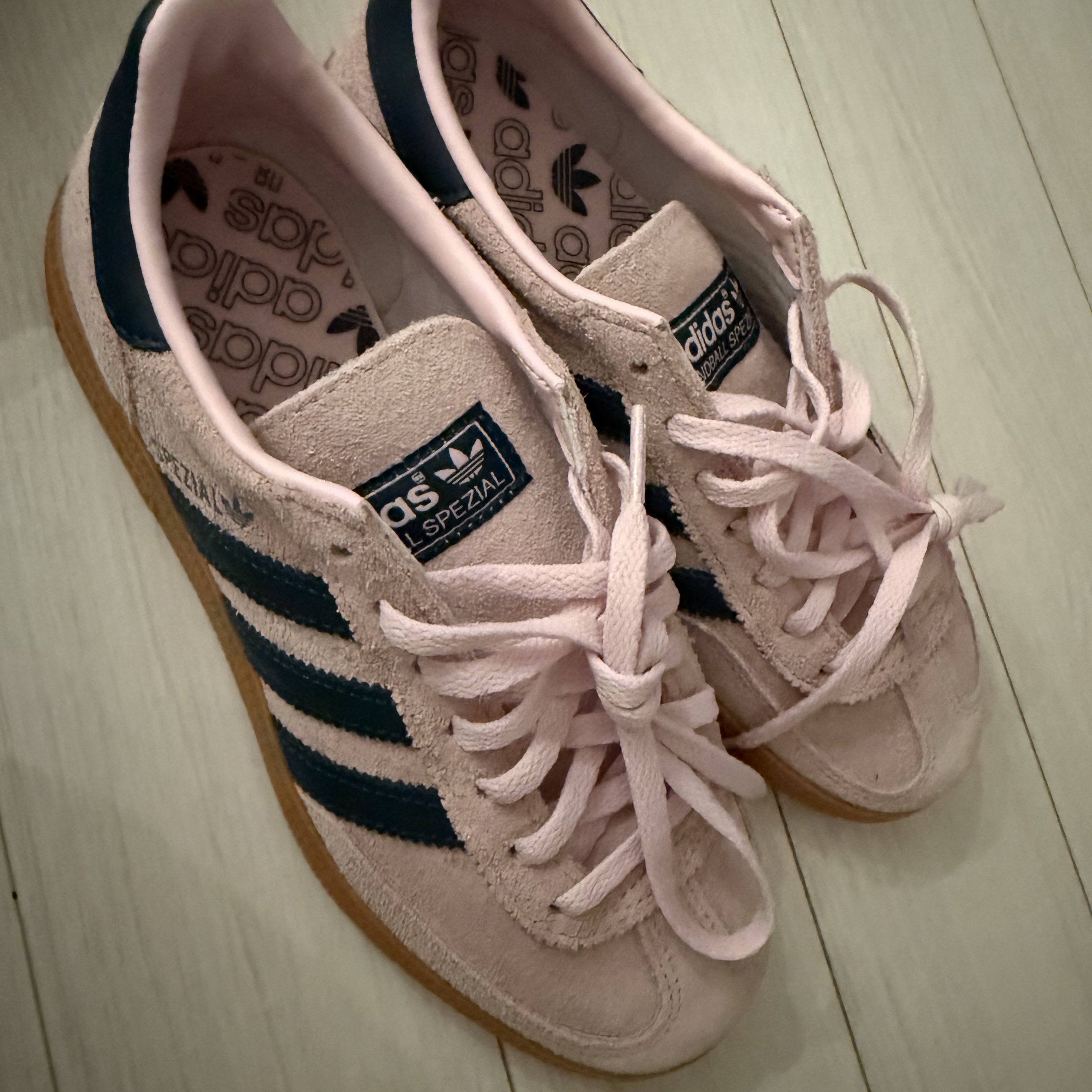 (W) Adidas Spezial Handball Clear Pink 착용 스타일