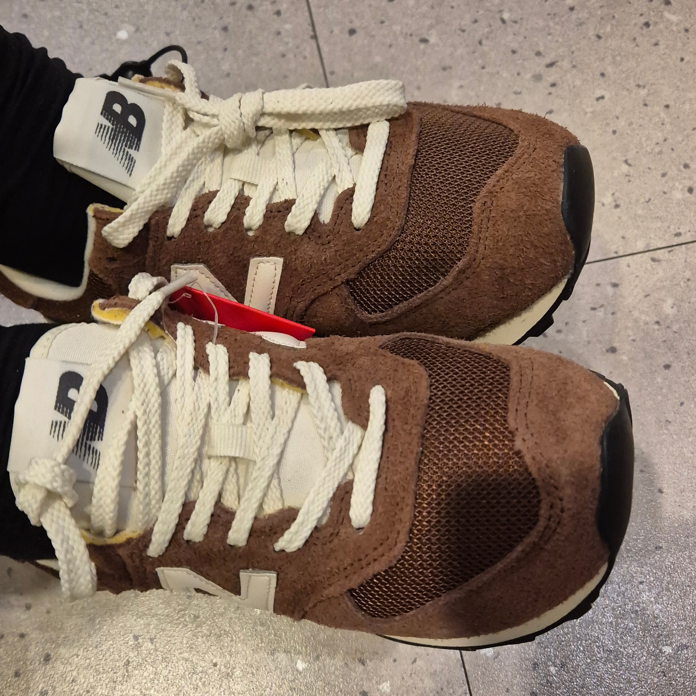 New Balance 574 Rich Oak - D Standard 착용 스타일