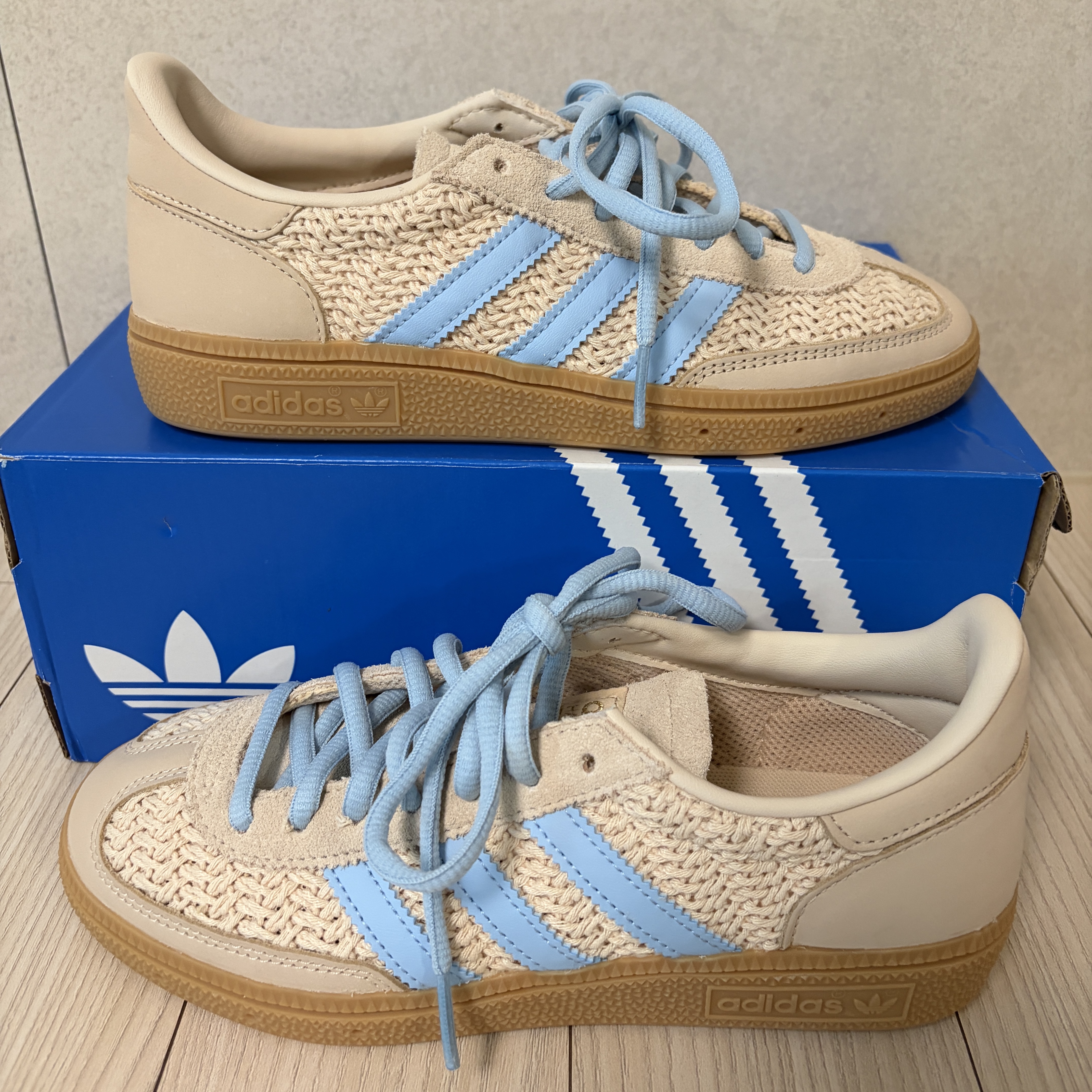(W) Adidas Originals Handball Spezial Sand Strata Preloved Brown 착용 스타일 - 2