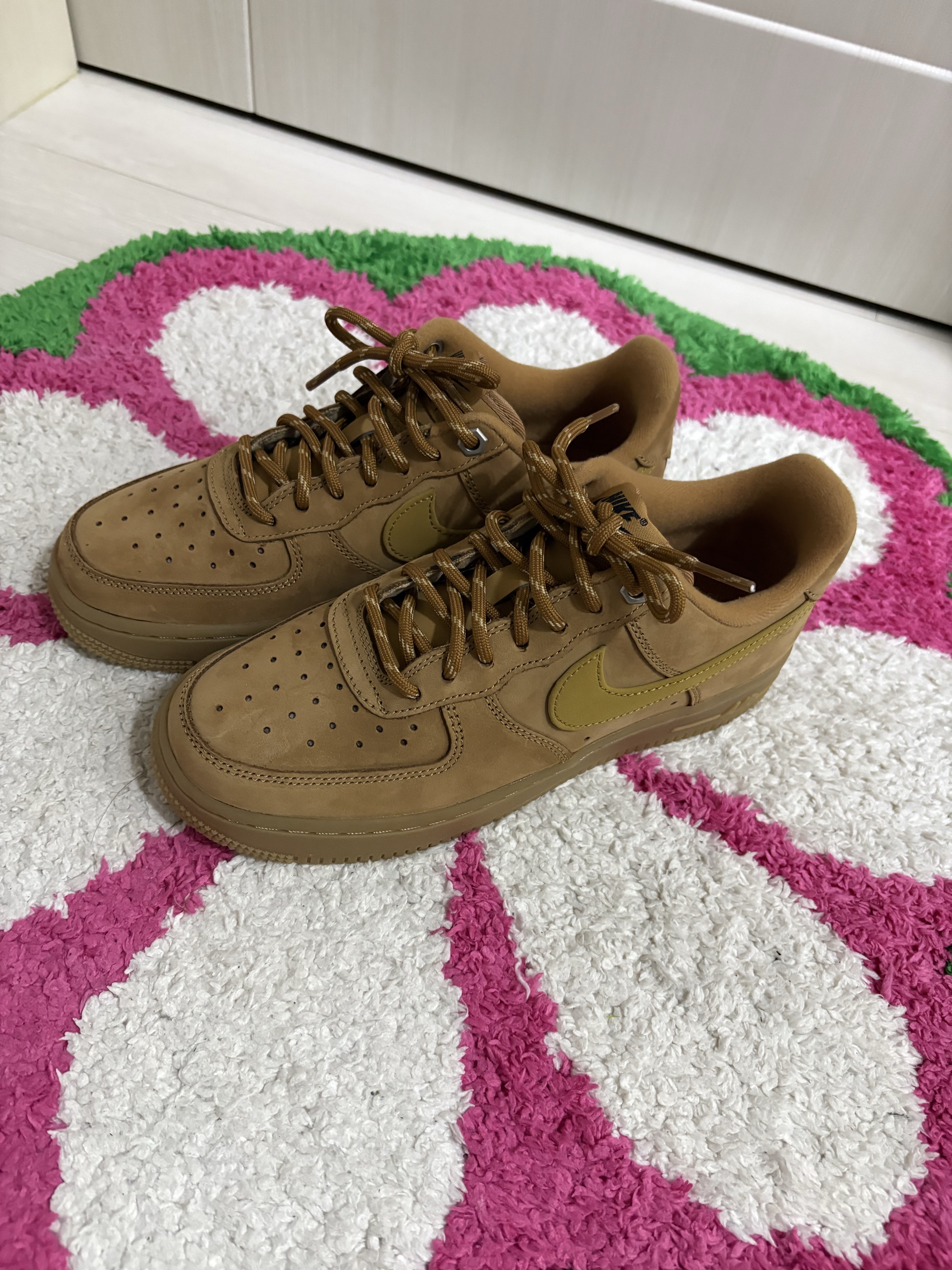 Nike Air Force 1 '07 WB Flax 착용 스타일