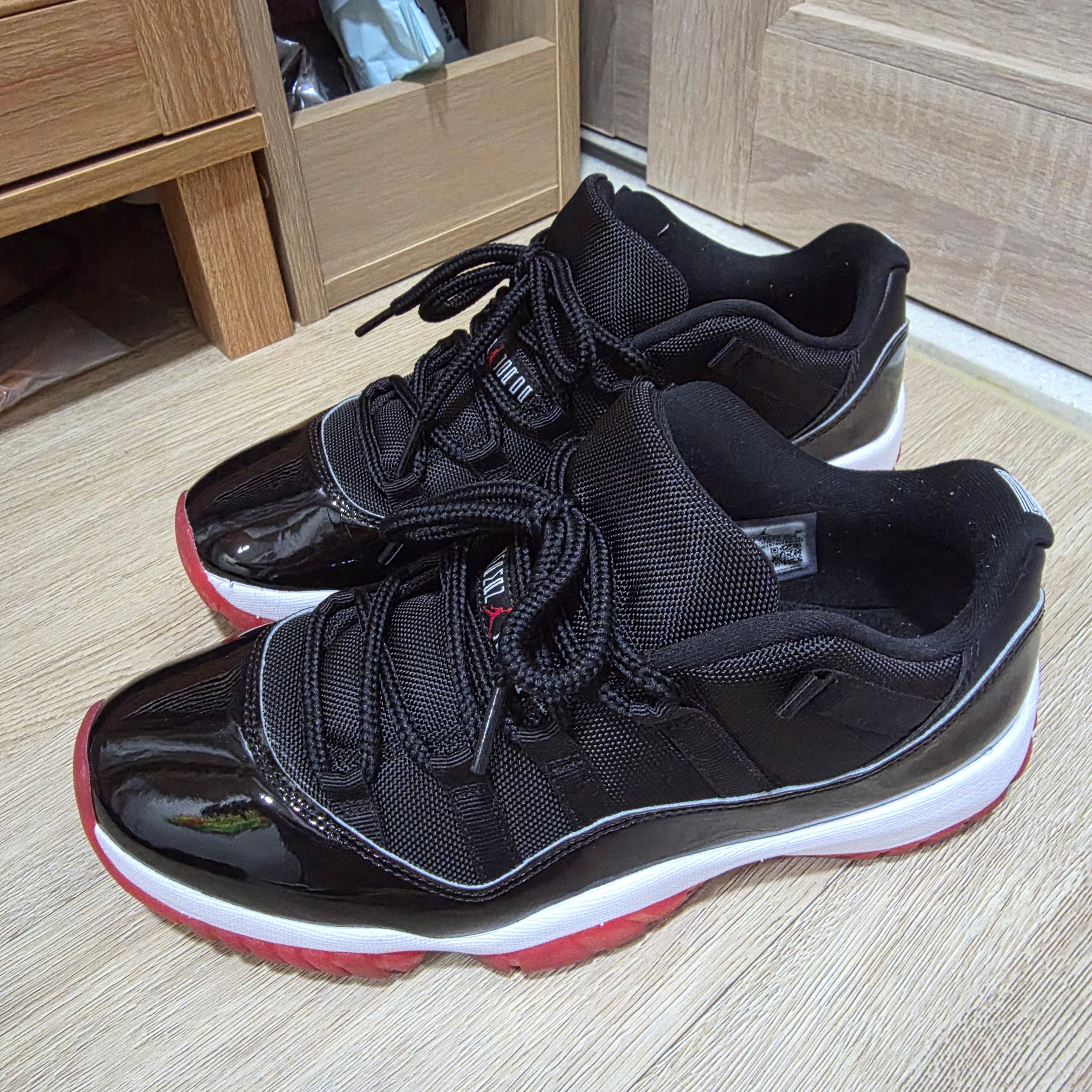 Jordan 11 Retro Low Bred 2025 착용 스타일 - 1