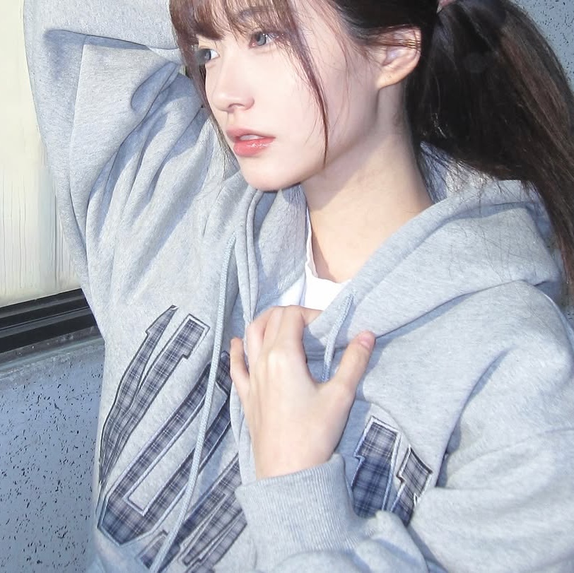 SLOW RECORD HOUSE Moment Zip-Up Hoodie Check 착용 스타일 - 3