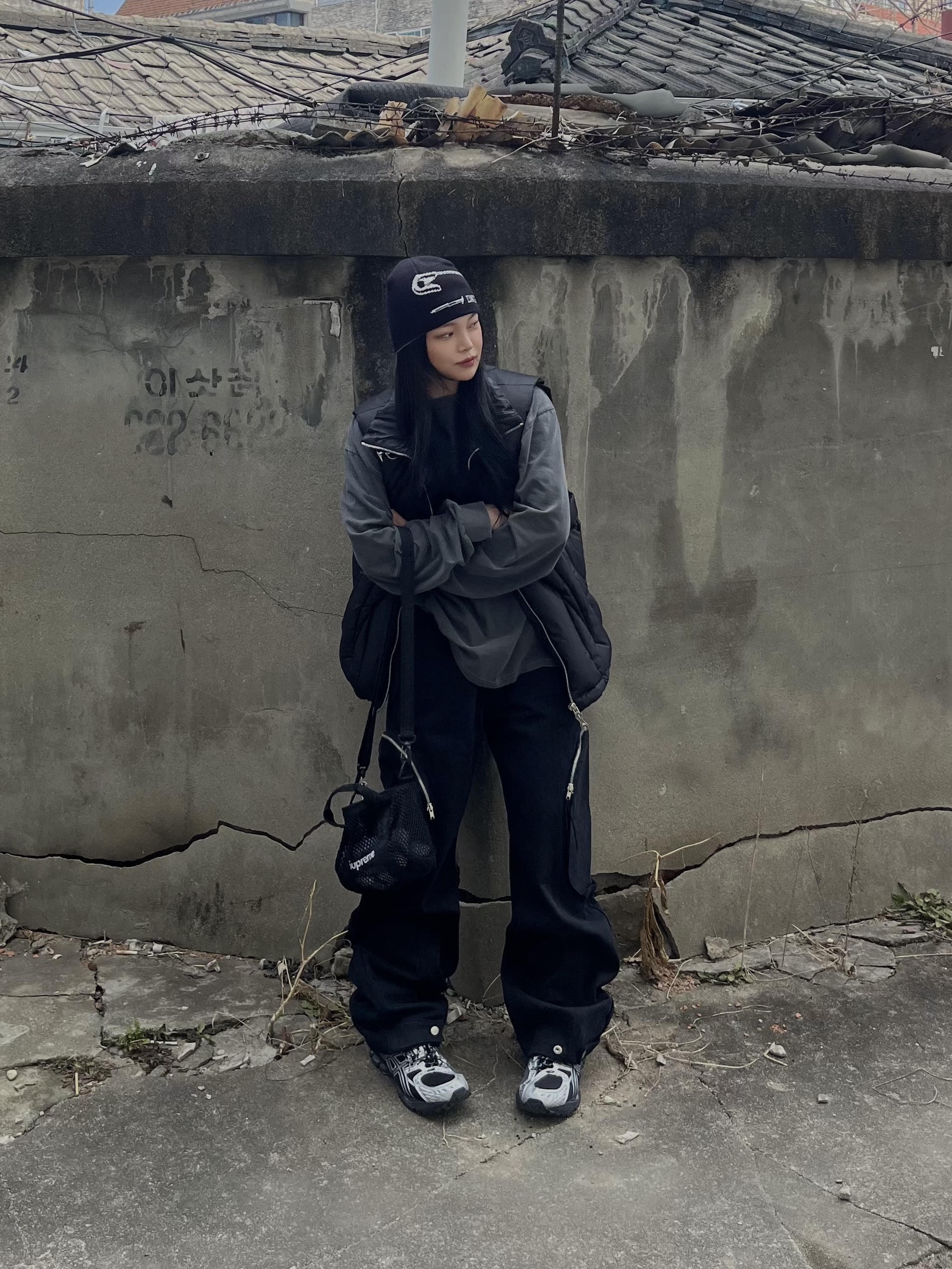 Supreme Mesh Mini Duffle Bag Black - 25SS 착용 스타일 - 4