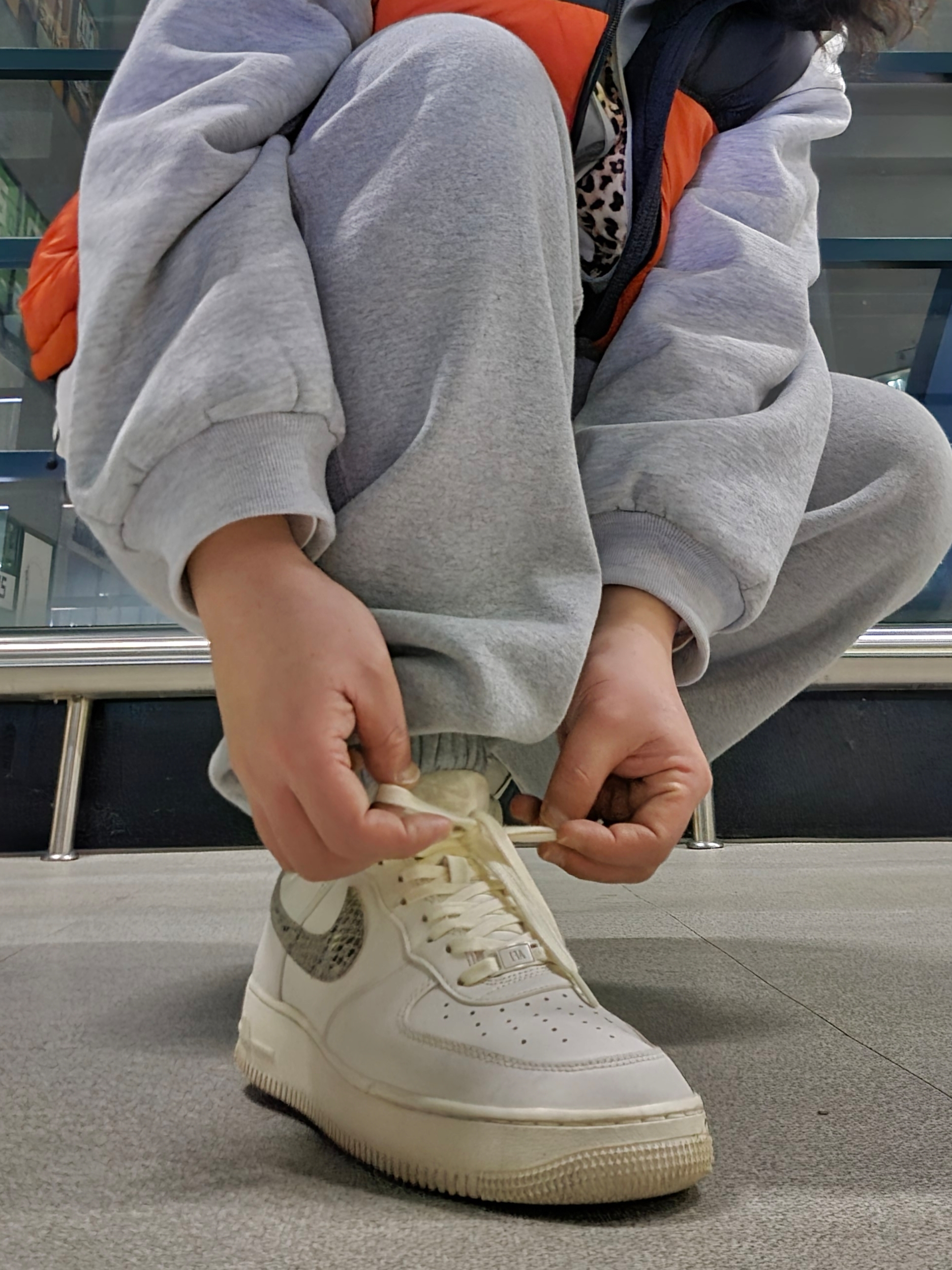 New Era x Fear of God 59FIFTY Corduroy Size Cap Walnut, (W) Nike Air Force 1 '07 Phantom Light Iron Ore 착용 스타일 - 2
