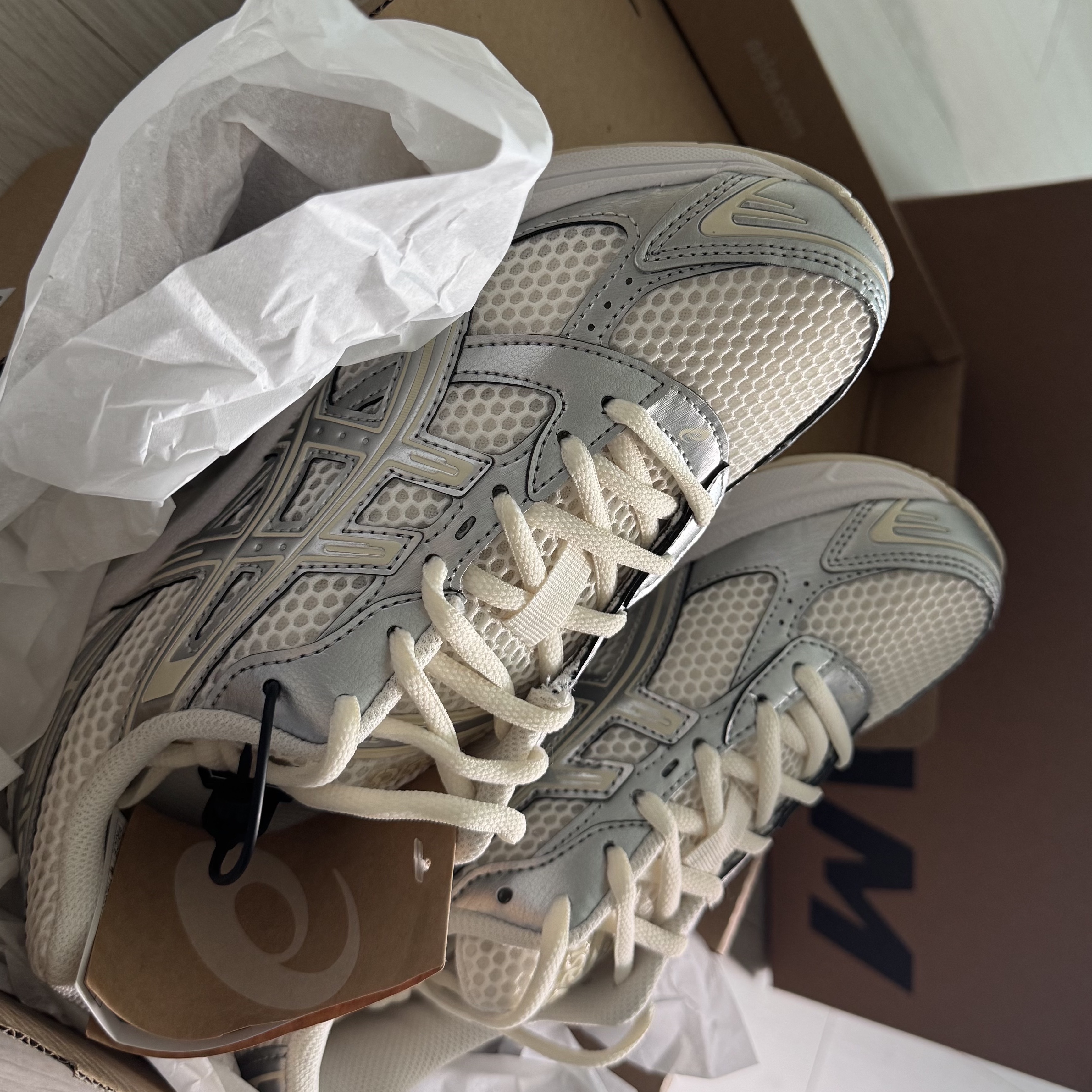 (W) Asics Gel-1130 Cream Pure Silver 착용 스타일 - 2